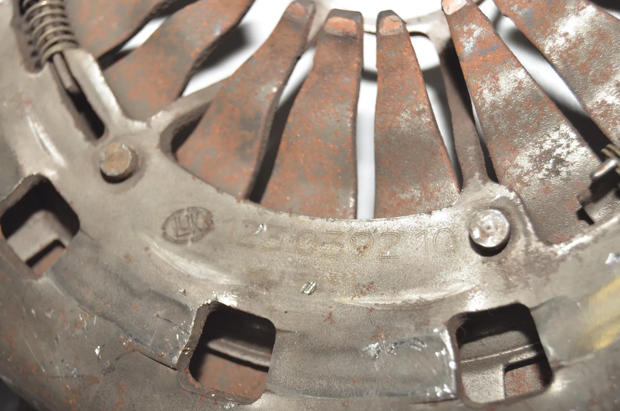 Clutch Pressure Plate – OEM 1230392 · BMW 3 (E46) 320 d 2000 – 5