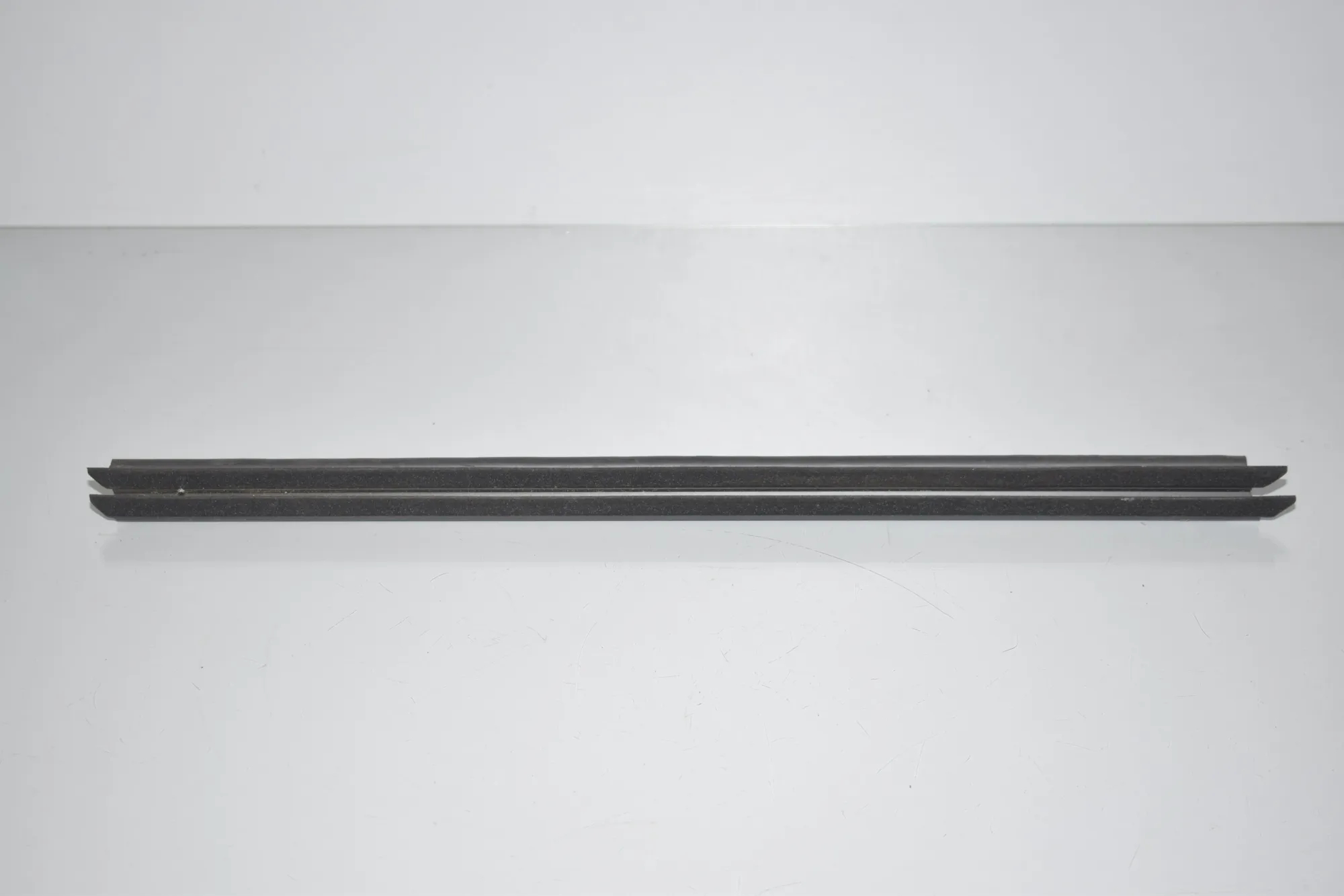 Rear Right Door Window Strip – OEM 51357316788 · BMW 2 Gran Tourer (F46) 218 d xDrive 2020