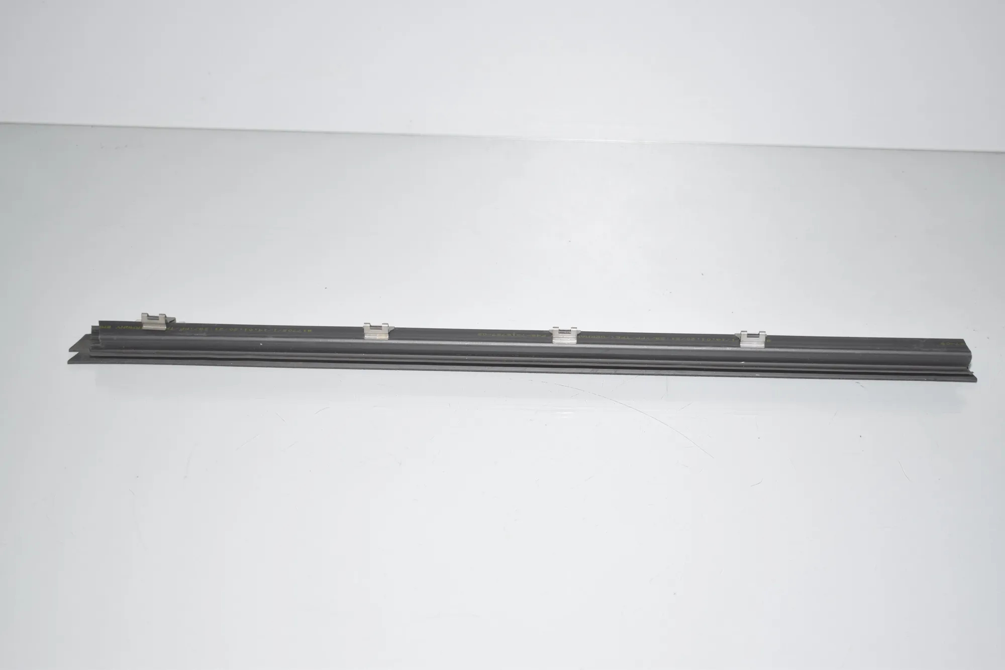 Rear Left Door Window Strip – OEM 7316787 · BMW 2 Gran Tourer (F46) 218 d xDrive 2020 – 2