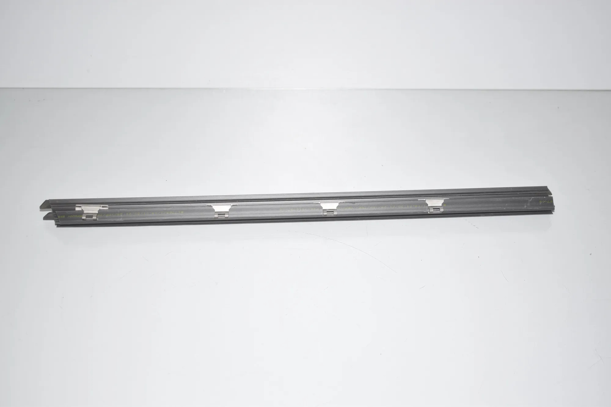 Rear Left Door Window Strip – OEM 7316787 · BMW 2 Gran Tourer (F46) 218 d xDrive 2020 – 4