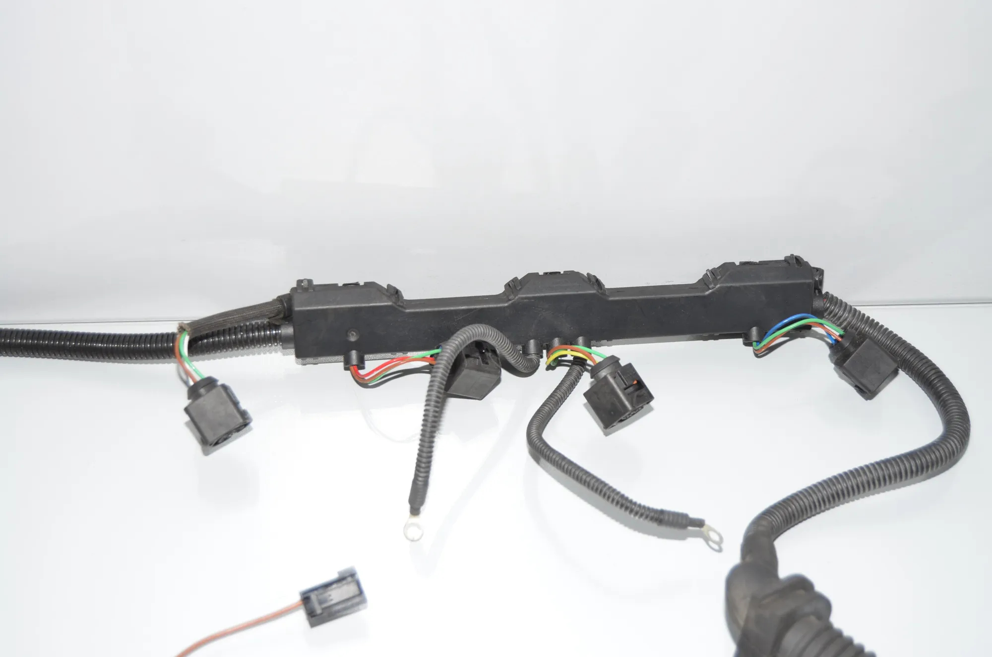 Fuel Injector Wire Connection – OEM 7510445 · BMW 7 (E65, E66, E67) BMW 7 (E65, E66, E67) 745 i, Li 2008 – 3