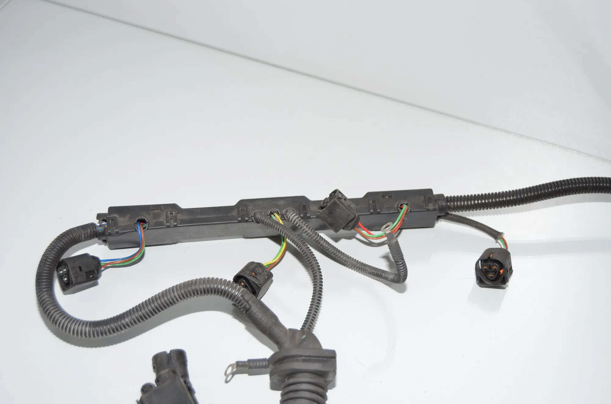 Fuel Injector Wire Connection – OEM 7510445 · BMW 7 (E65, E66, E67) BMW 7 (E65, E66, E67) 745 i, Li 2008 – 2
