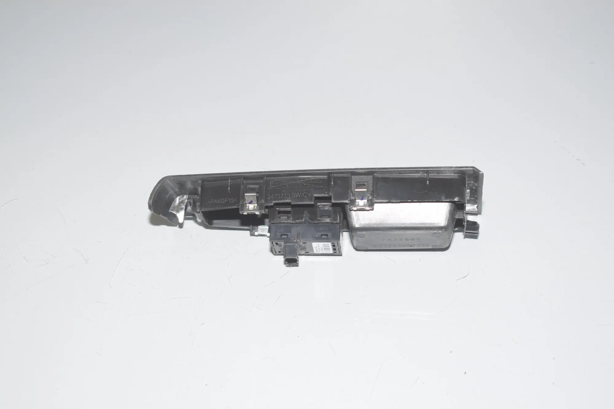 Rear Left Door Window Switch – OEM 61319208107 · BMW 2 Gran Tourer (F46) 218 d xDrive 2020 – 4