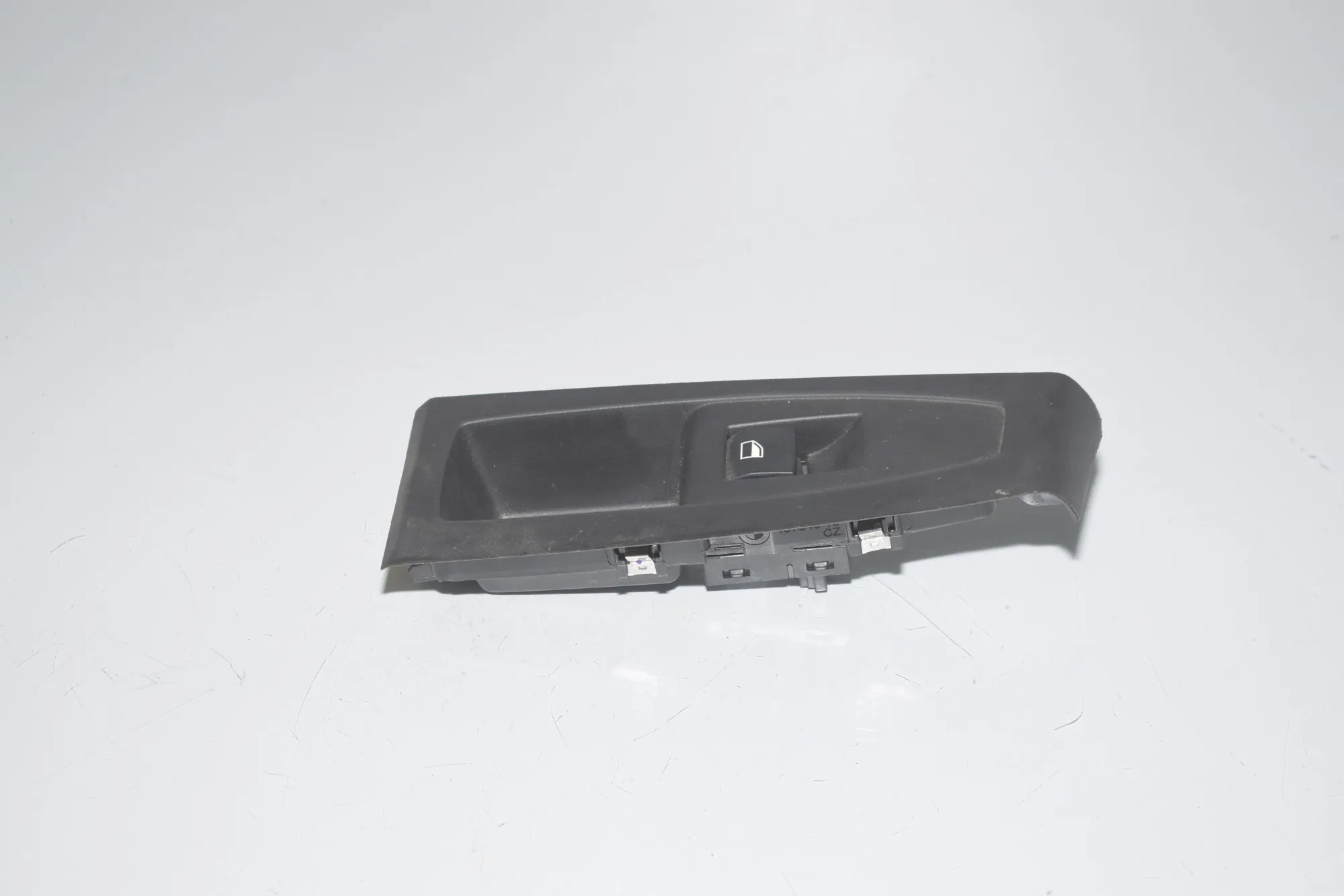 Rear Left Door Window Switch – OEM 61319208107 · BMW 2 Gran Tourer (F46) 218 d xDrive 2020 – 2