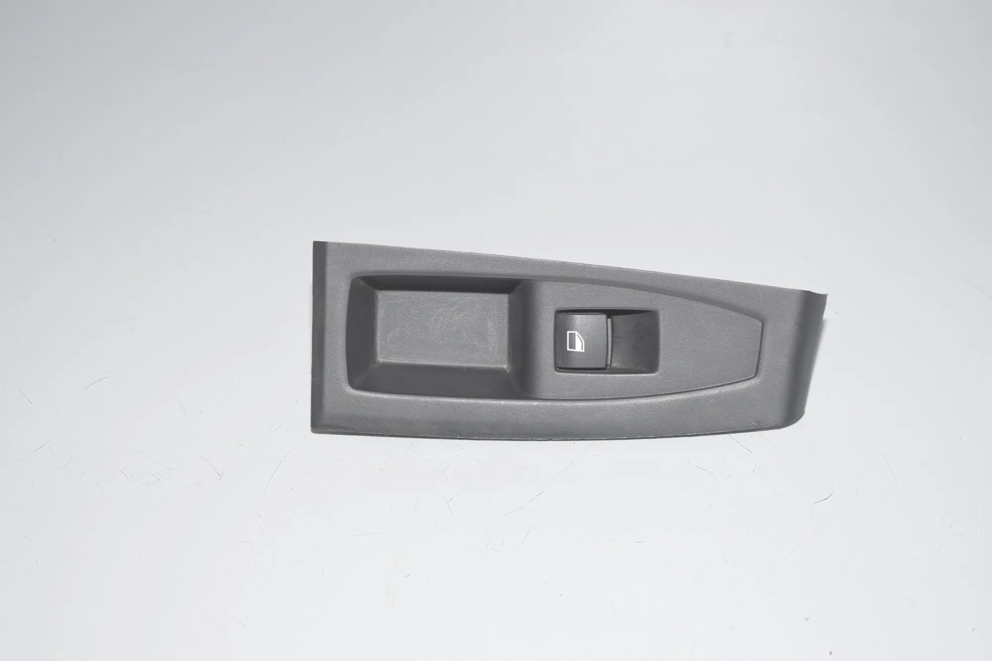 Rear Left Door Window Switch – OEM 61319208107 · BMW 2 Gran Tourer (F46) 218 d xDrive 2020 – 3