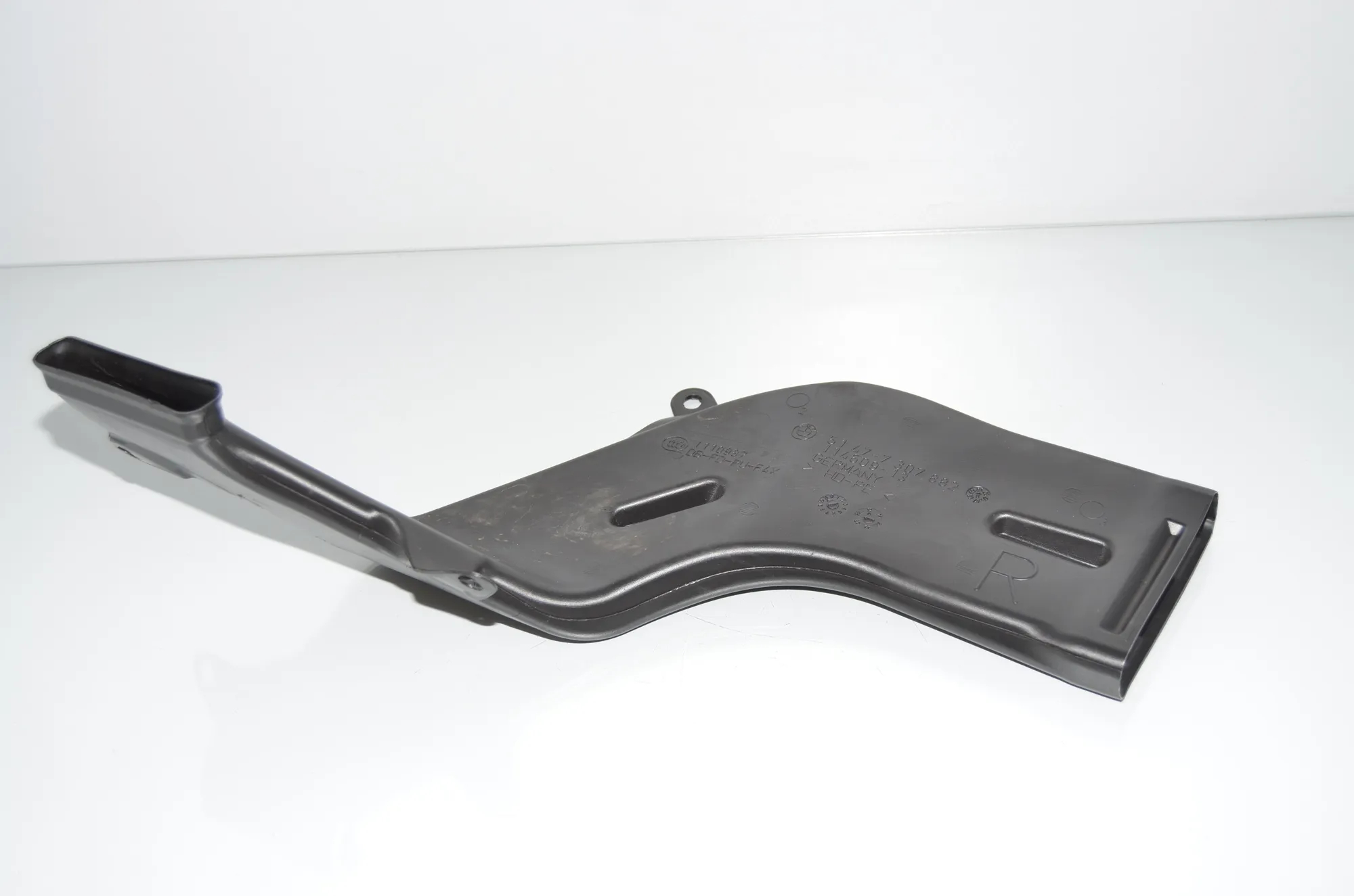 Interior Air Duct Channel – OEM 7307882 · BMW 2 Gran Tourer (F46) 218 d xDrive 2020