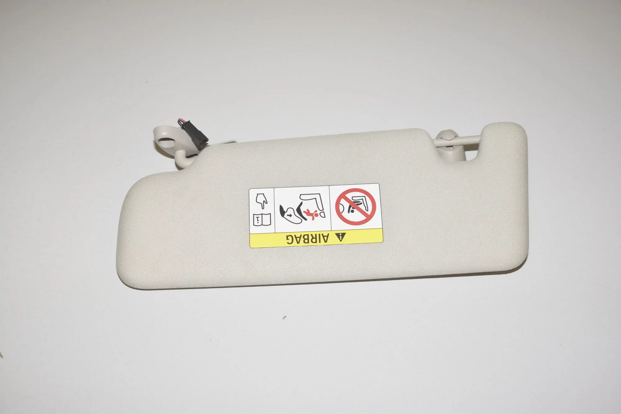 Right Side Sun Visor – OEM 51167377672 · BMW i3 (I01) s Electric 2020 – 2