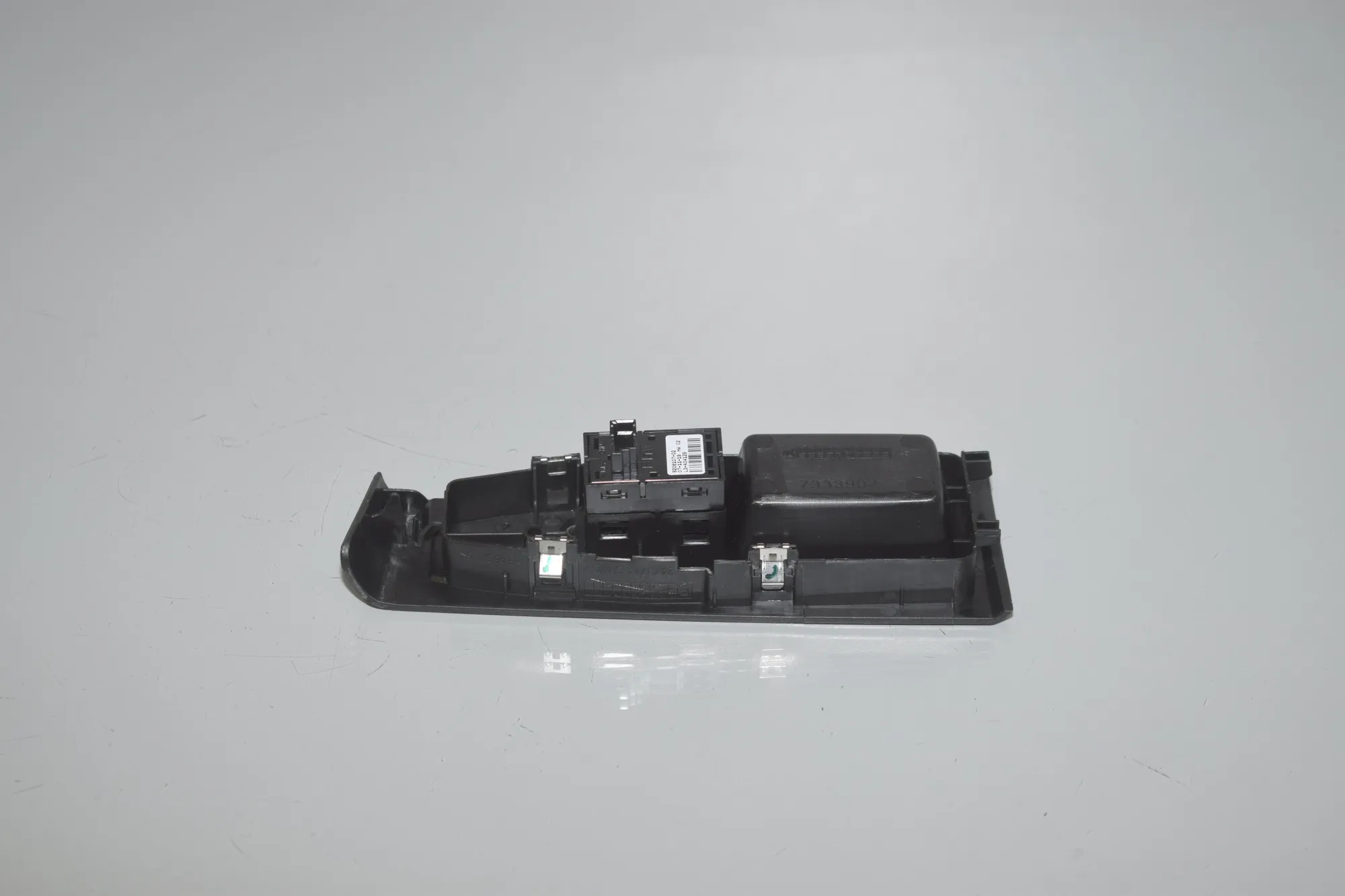 Front Right Door Window Switch – OEM 7333902 · BMW 2 Gran Tourer (F46) 218 d xDrive 2020 – 4