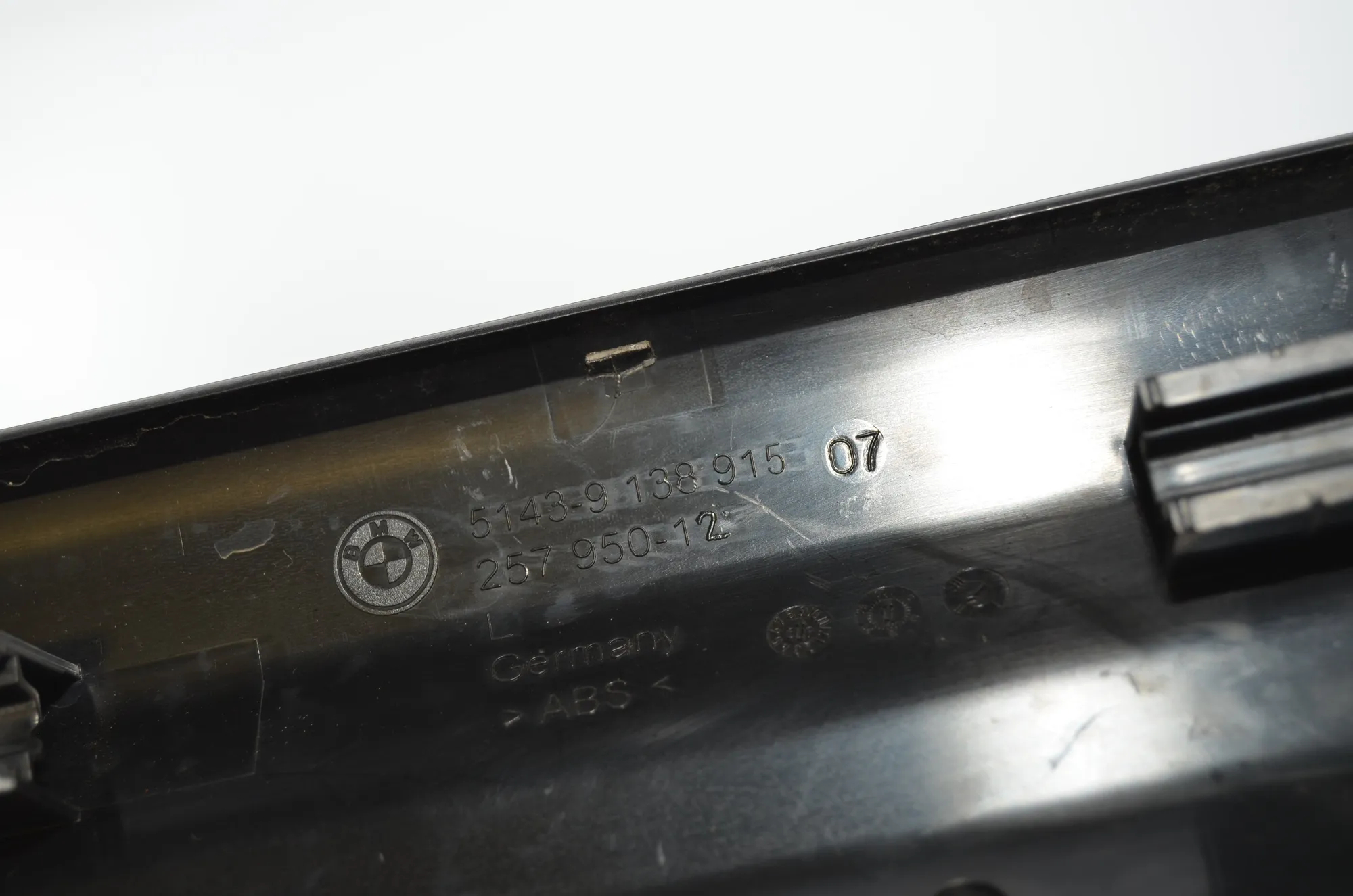 Front Left Interior Step Trim – OEM 9138915 · BMW 5 Gran Turismo (F07) 530 d 2009 – 5