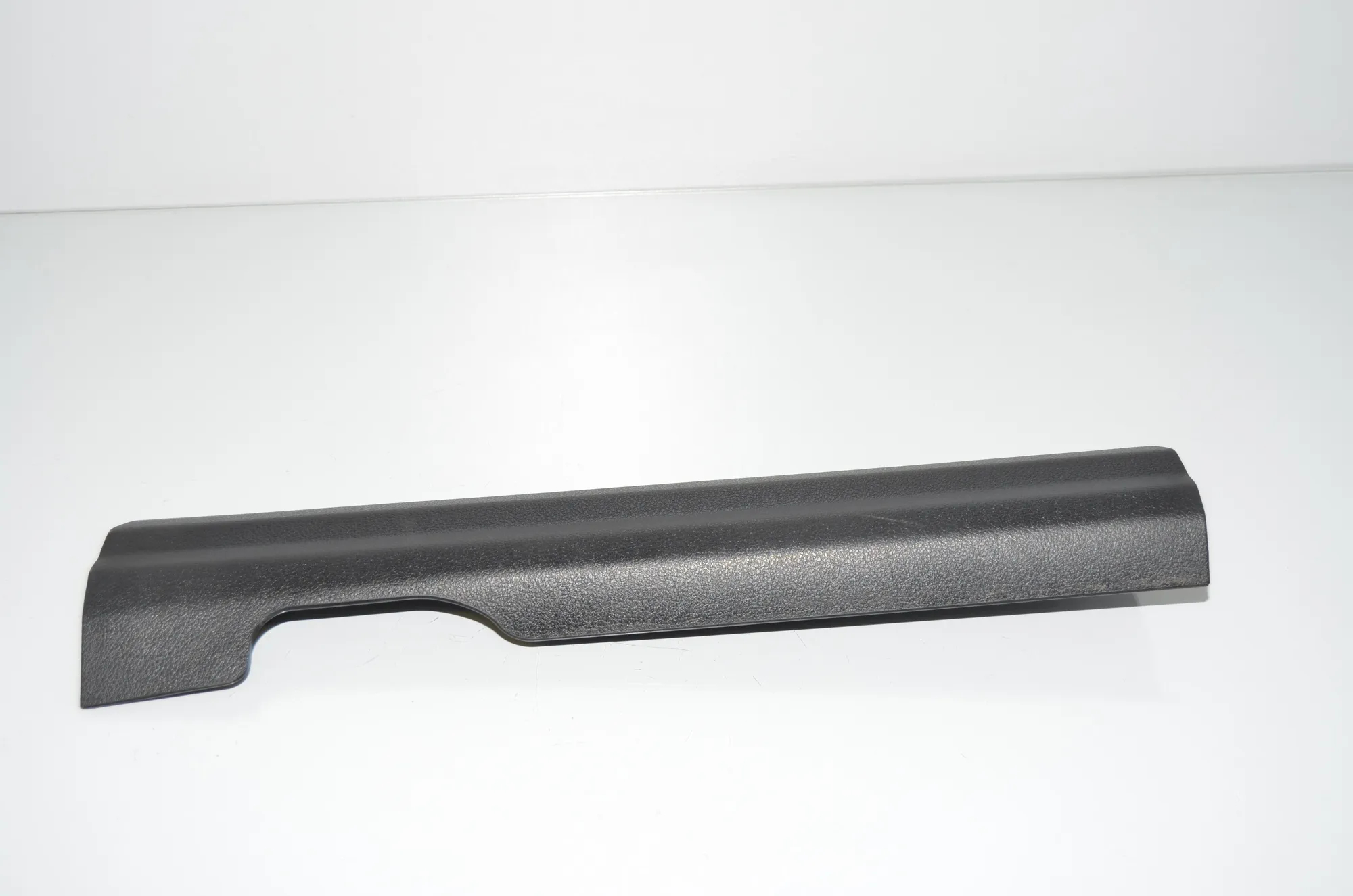 Front Left Interior Step Trim – OEM 9138915 · BMW 5 Gran Turismo (F07) 530 d 2009 – 2