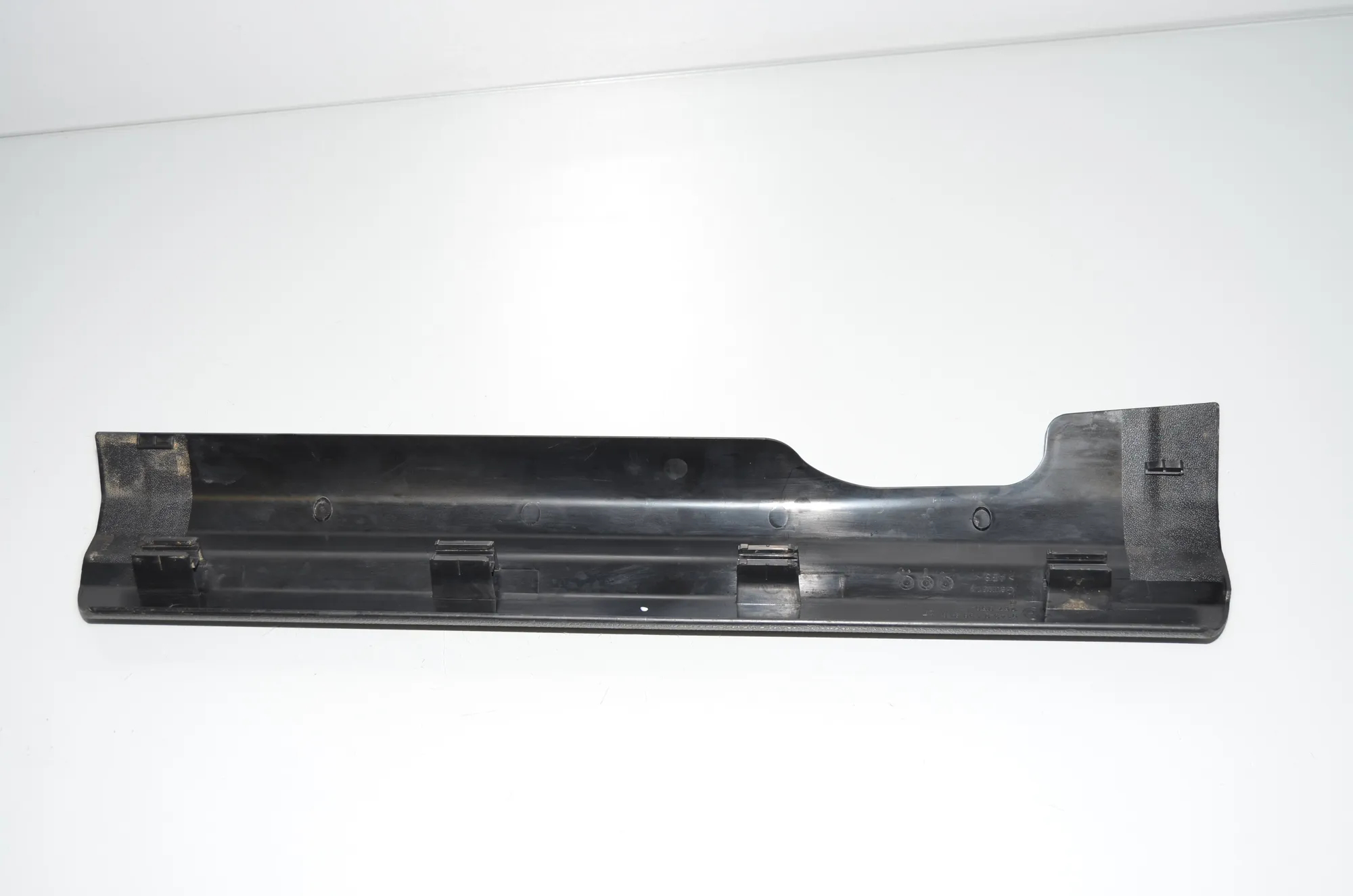 Front Right Interior Step Trim – OEM 9138916 · BMW 5 Gran Turismo (F07) 530 d 2009 – 4