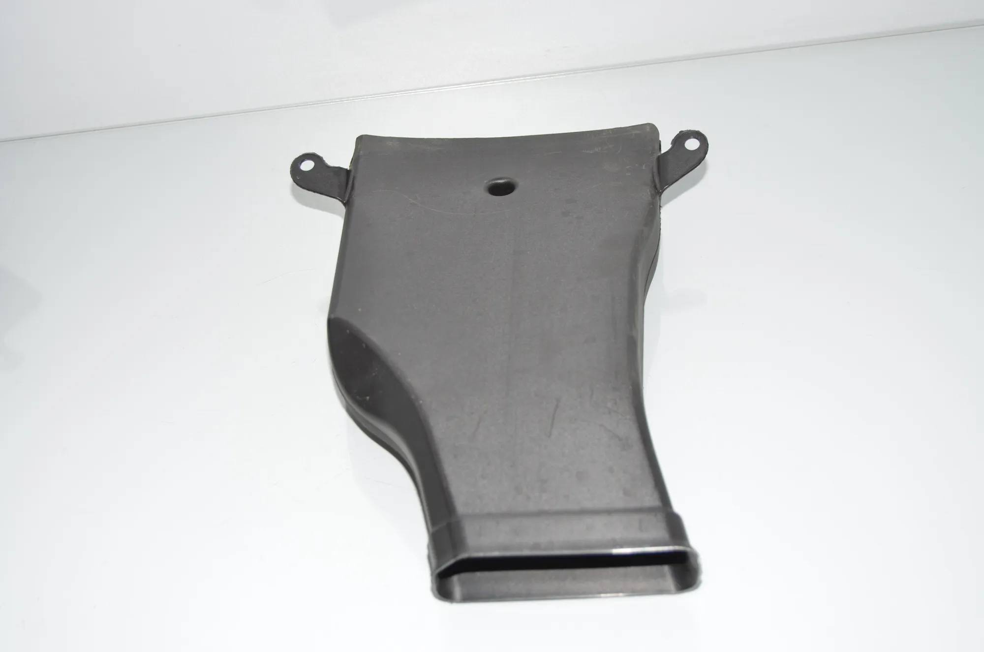 Interior Air Duct Channel – OEM 9136936 · BMW 5 Gran Turismo (F07) 530 d 2009 – 4