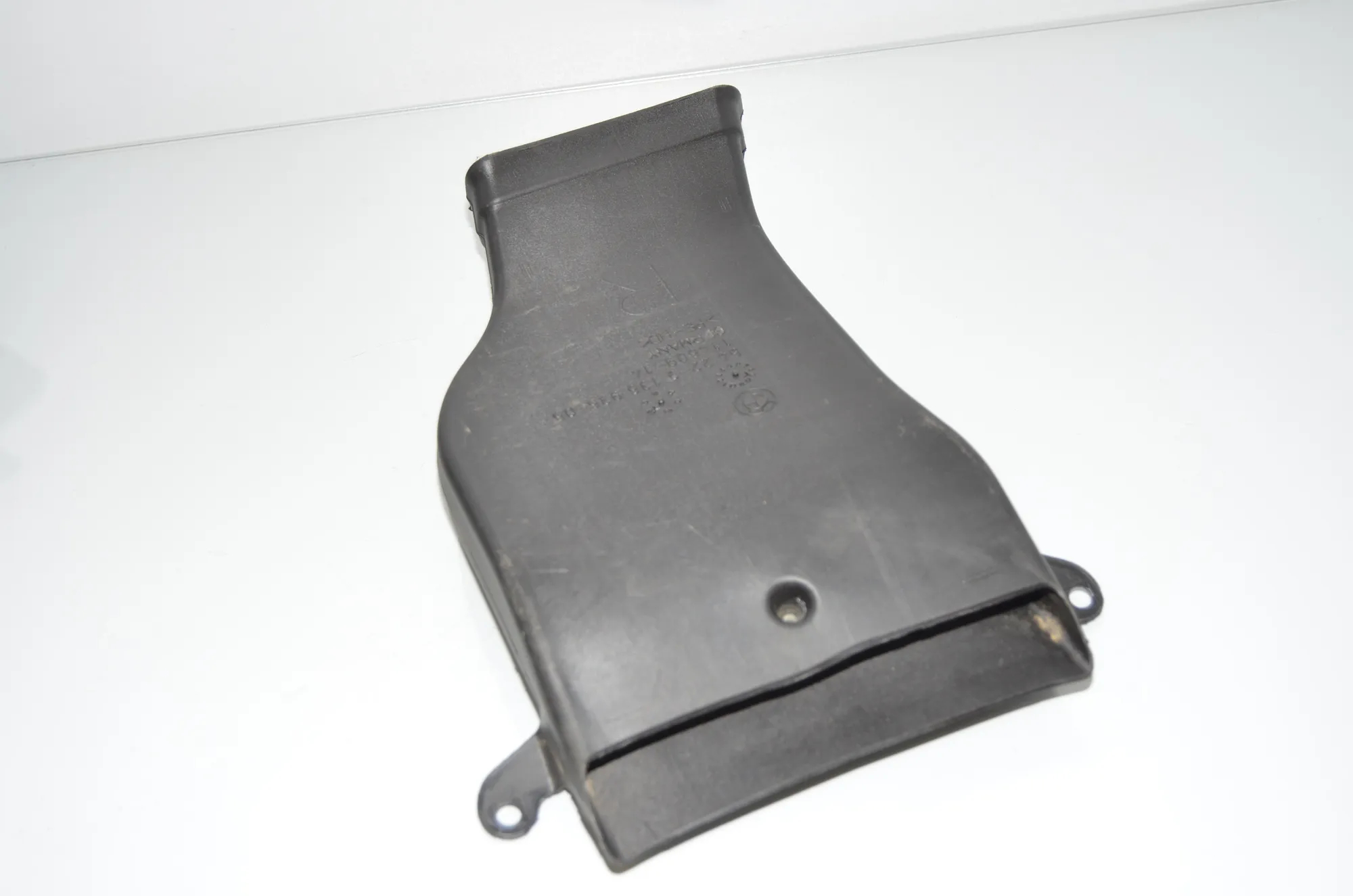 Interior Air Duct Channel – OEM 9136936 · BMW 5 Gran Turismo (F07) 530 d 2009 – 2