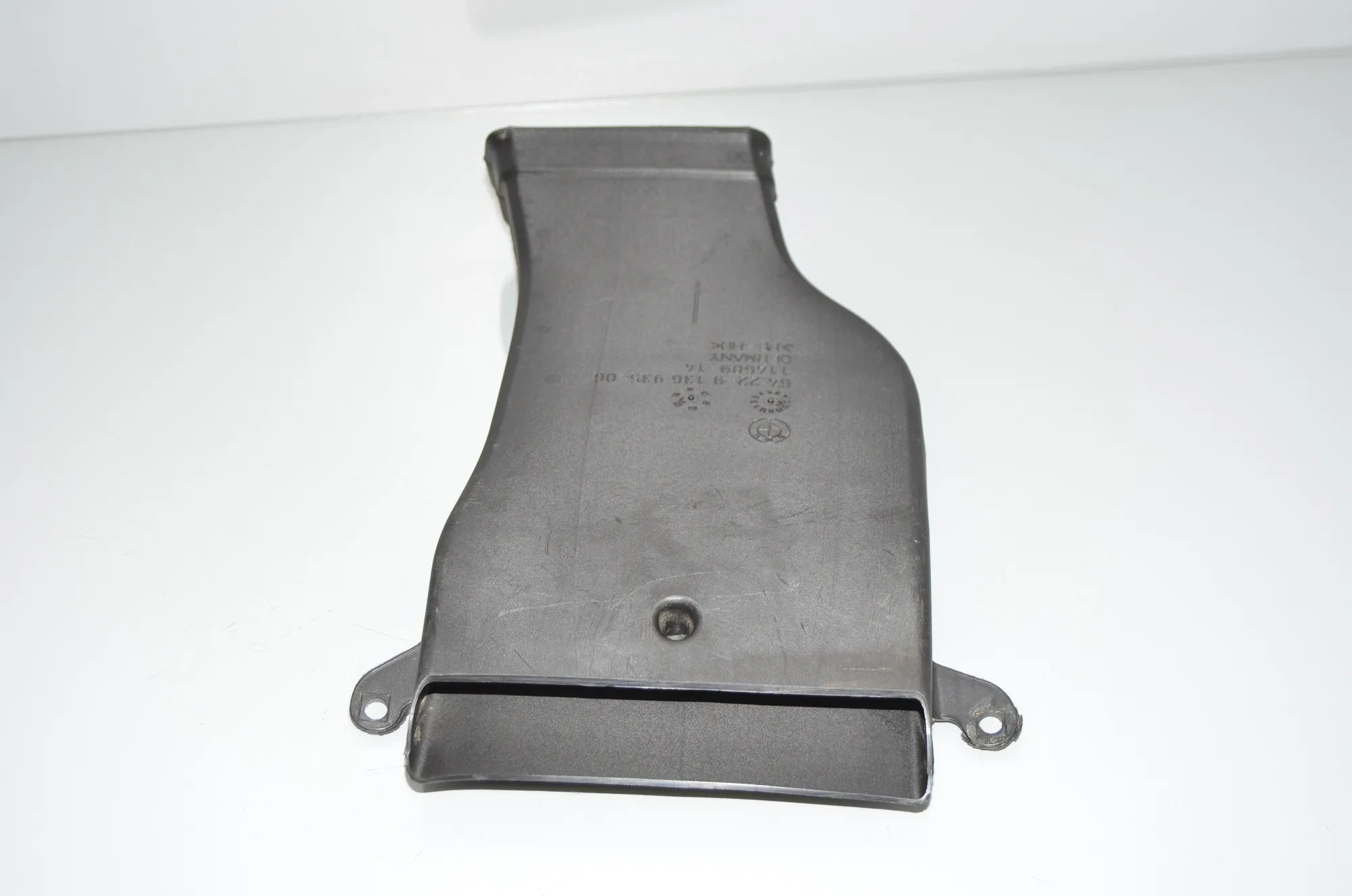 Interior Air Duct Channel – OEM 9136935 · BMW 5 Gran Turismo (F07) 530 d 2009 – 2