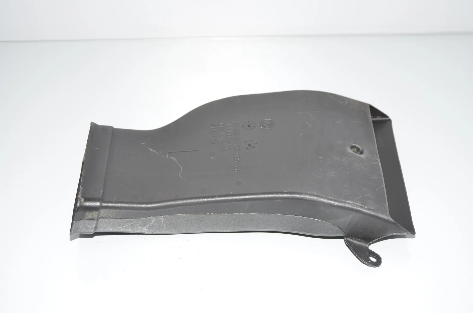 Interior Air Duct Channel – OEM 9136935 · BMW 5 Gran Turismo (F07) 530 d 2009