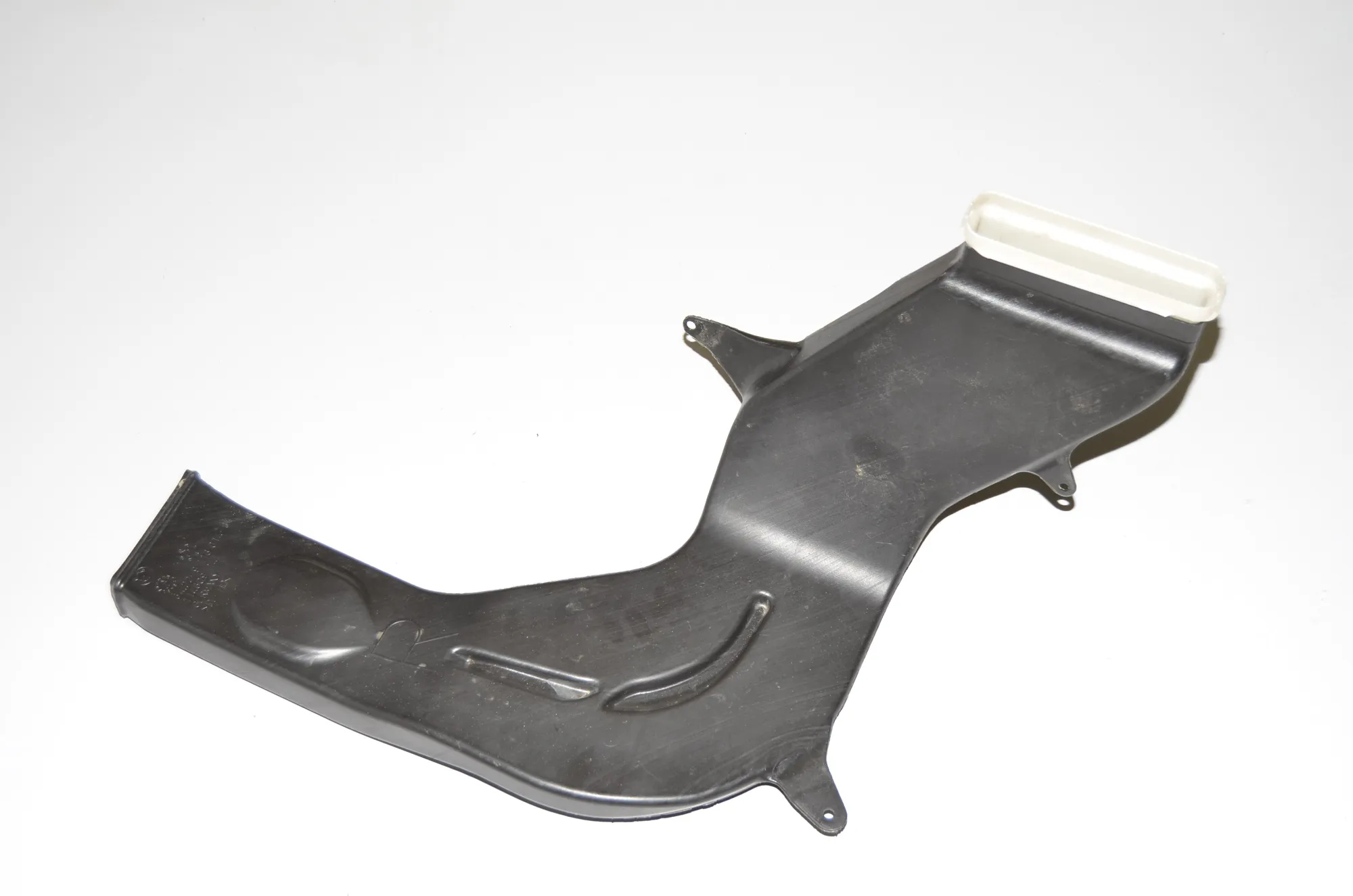 Interior Air Duct Channel – OEM 9113014 · BMW 5 Gran Turismo (F07) 530 d 2009 – 3