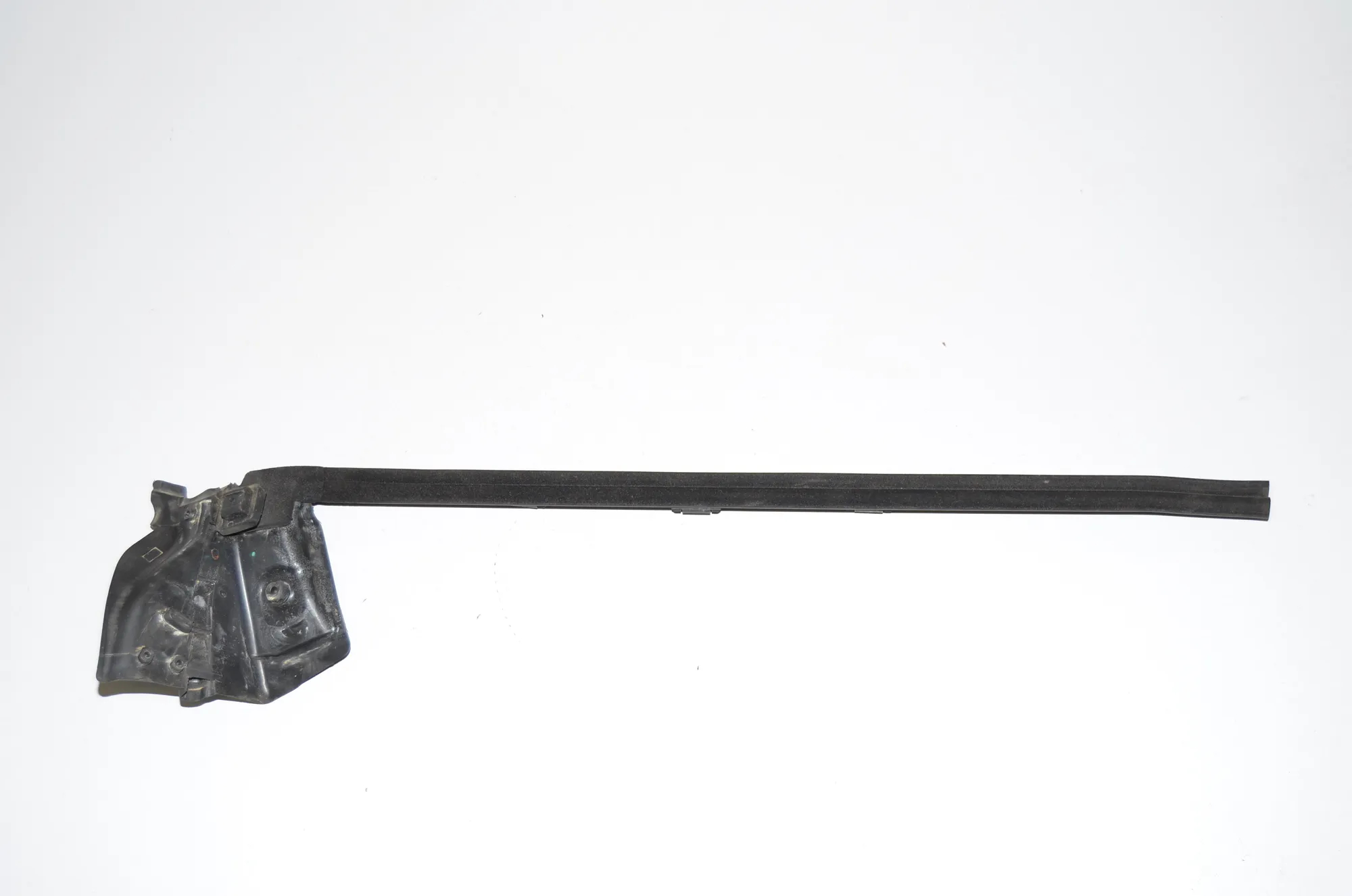 Front Right Door Window Molding – OEM 7196344 · BMW 5 Gran Turismo (F07) 530 d 2009 – 4