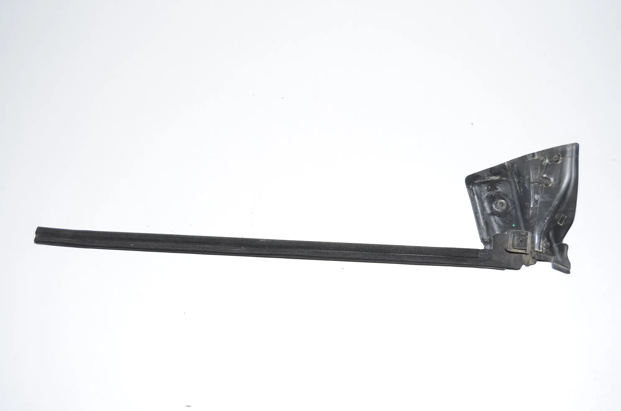 Front Right Door Window Molding – OEM 7196344 · BMW 5 Gran Turismo (F07) 530 d 2009 – 3