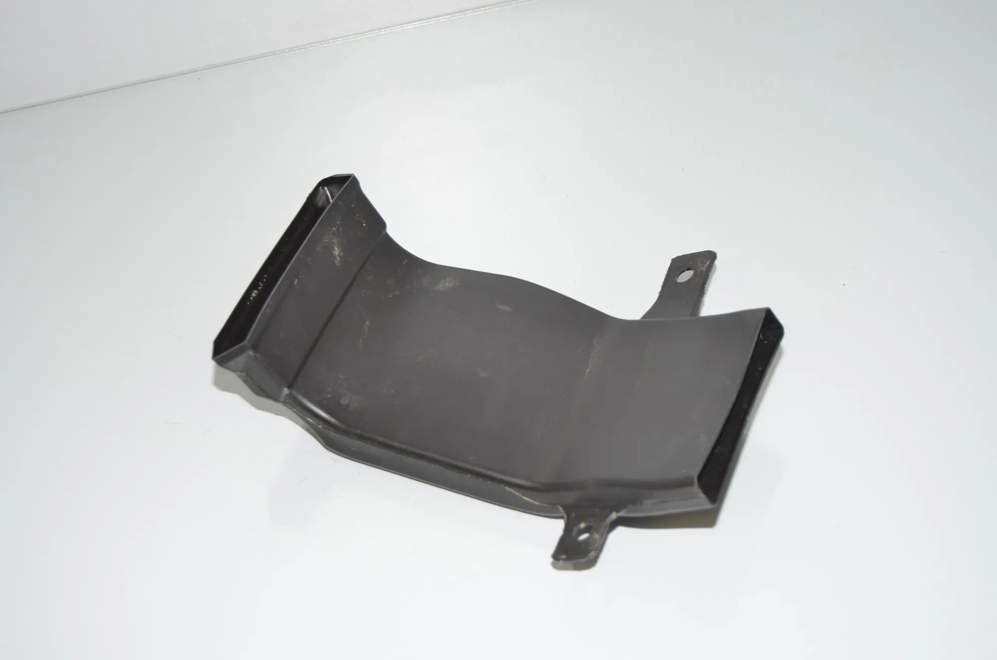 Interior Air Duct Channel – OEM 9136927 · BMW 5 Gran Turismo (F07) 530 d 2009 – 4