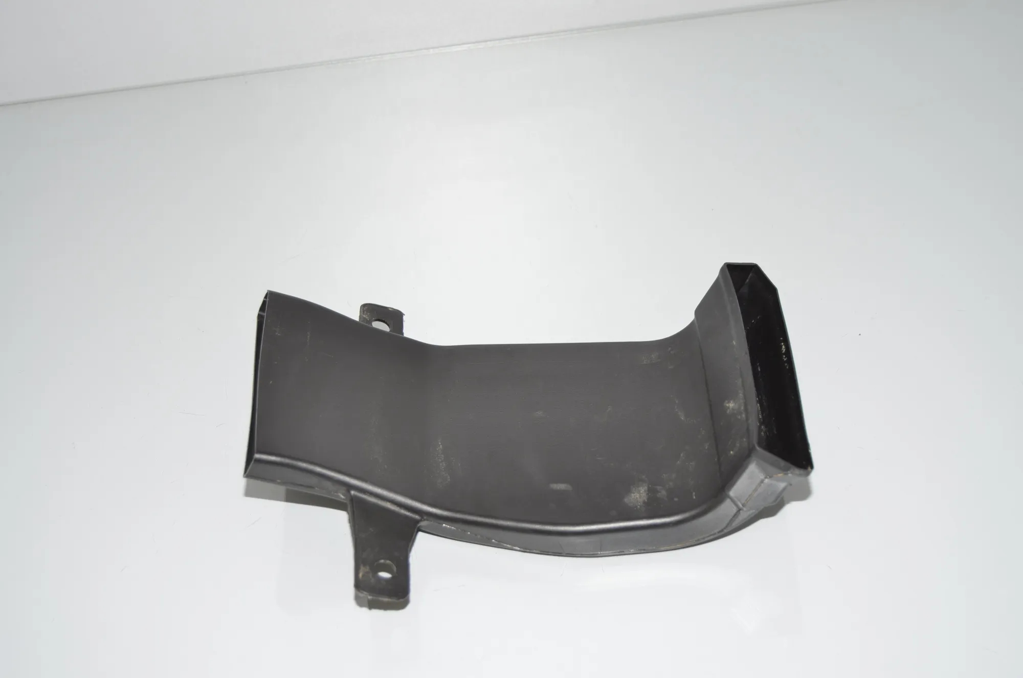 Interior Air Duct Channel – OEM 9136927 · BMW 5 Gran Turismo (F07) 530 d 2009
