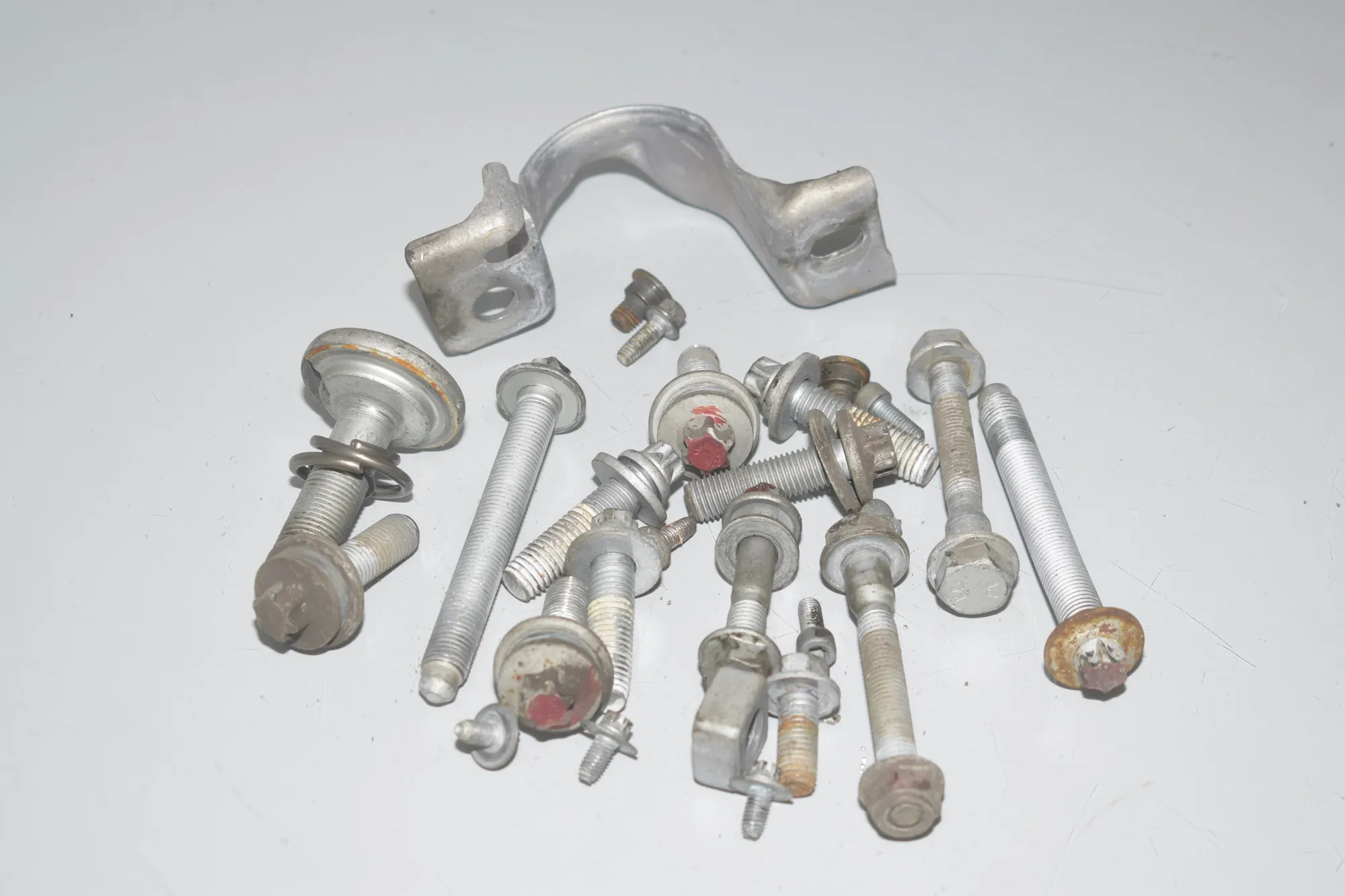Bolts · BMW 2 Gran Tourer (F46) 218 d xDrive 2020 – 3