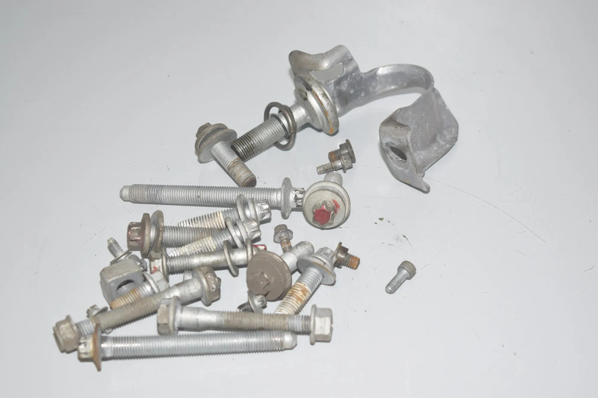 Bolts · BMW 2 Gran Tourer (F46) 218 d xDrive 2020 – 4