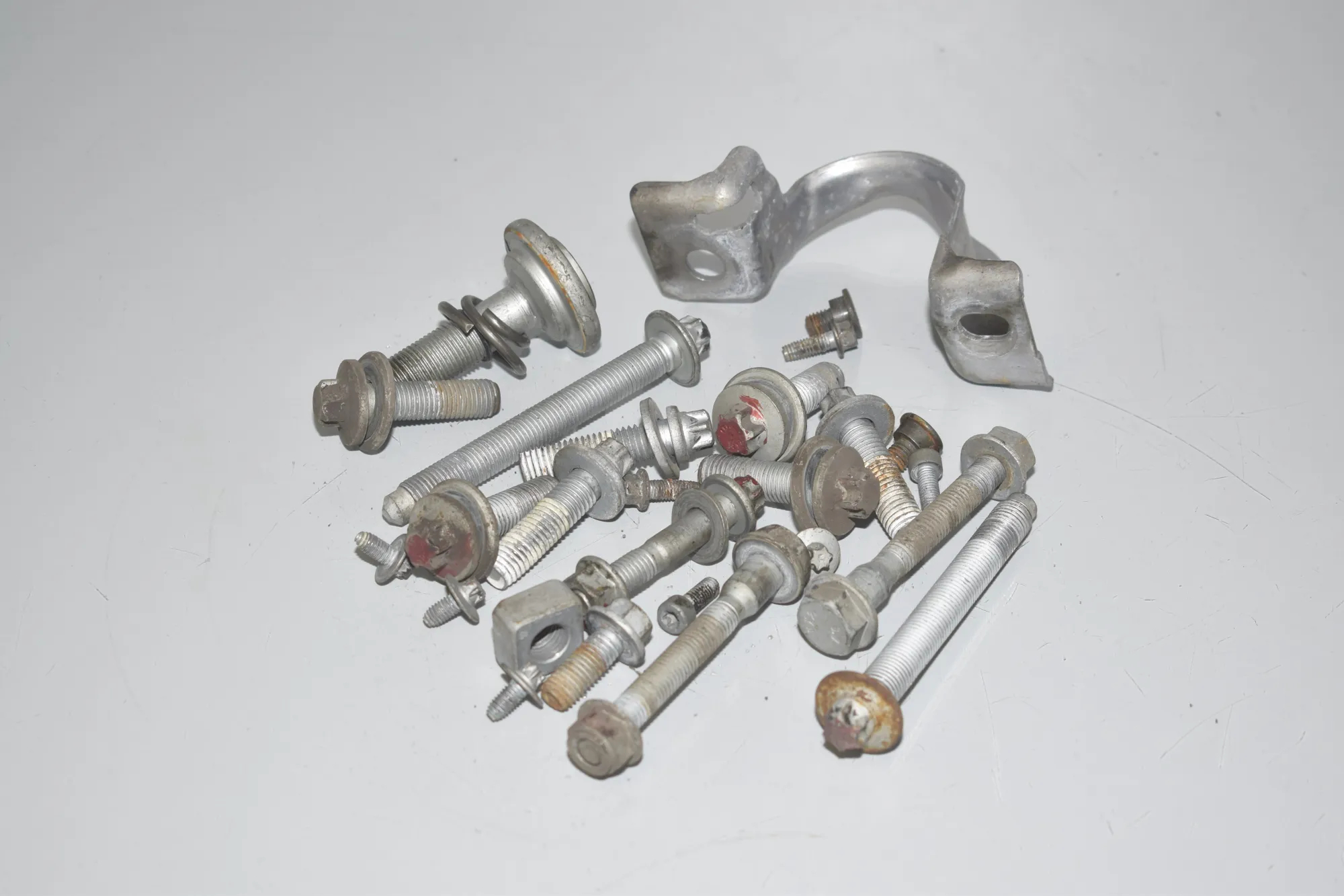 Bolts · BMW 2 Gran Tourer (F46) 218 d xDrive 2020