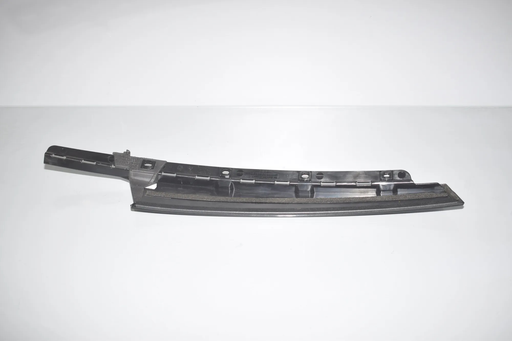Rear Left Pillar Trim – OEM 7316730 · BMW 2 Gran Tourer (F46) 218 d xDrive 2020 – 3
