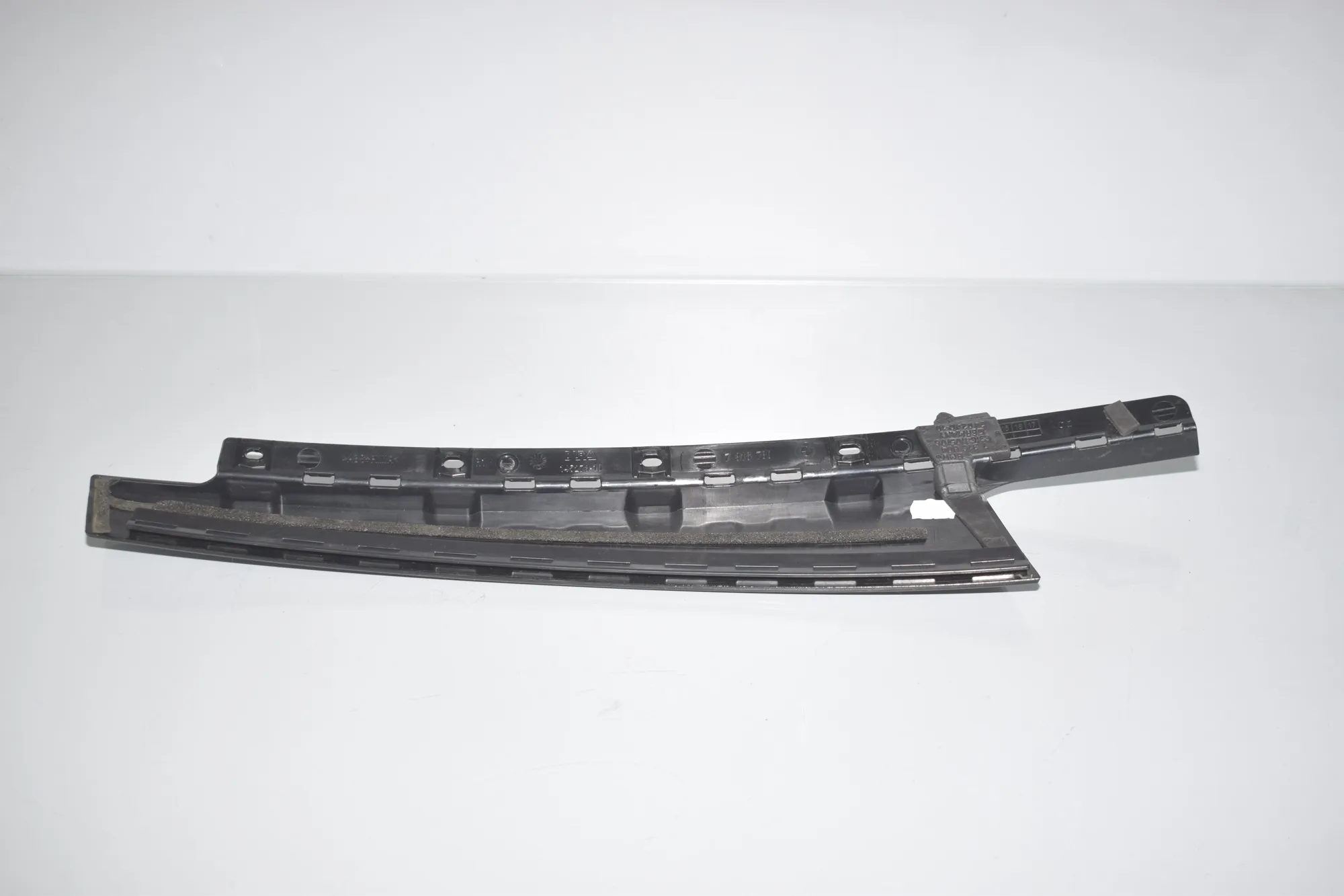Right Side Pillar Trim – OEM 7316780 · BMW 2 Gran Tourer (F46) 218 d xDrive 2020 – 2