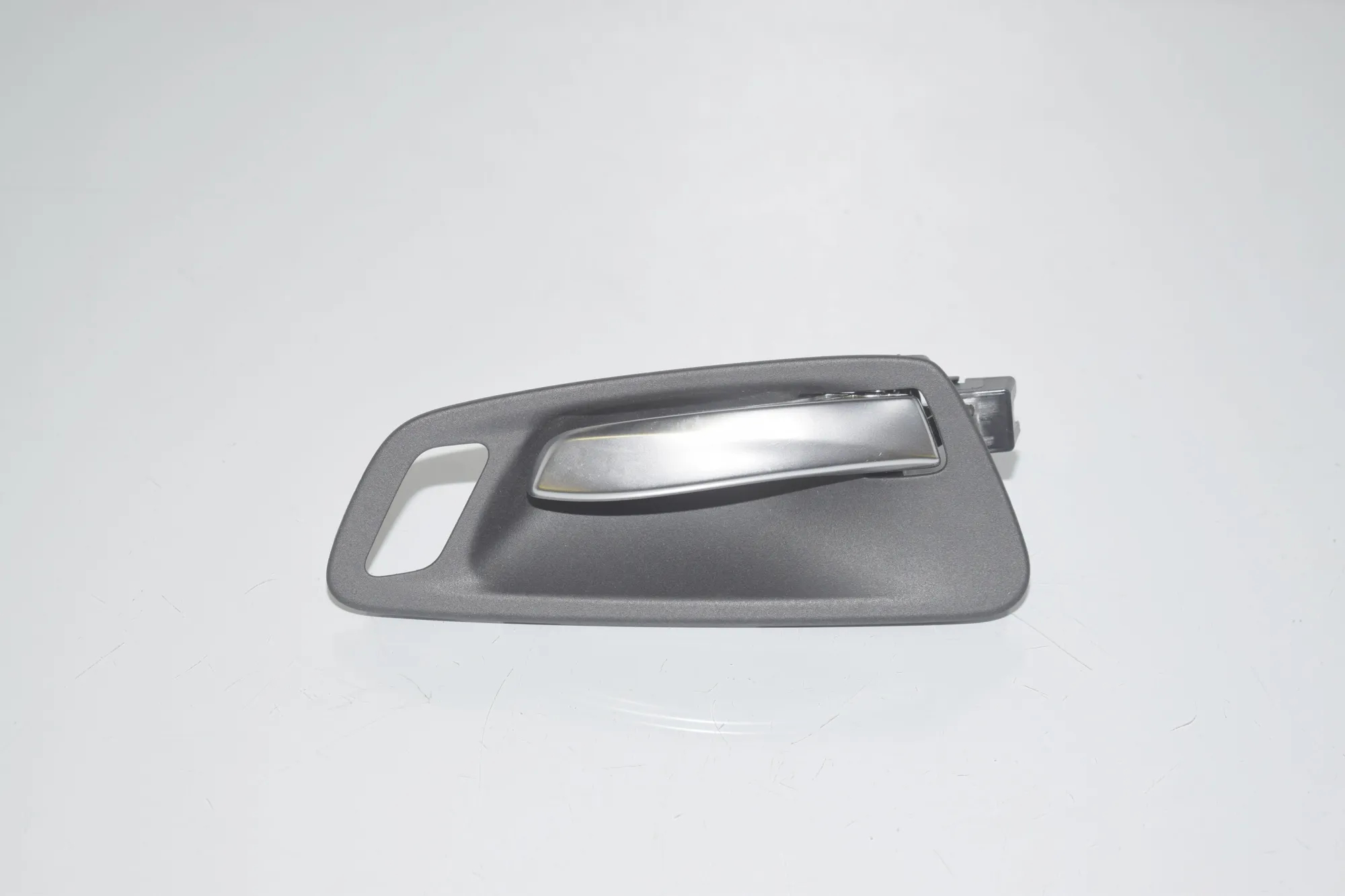 Front Left Inner Opening Handle – OEM 7318237 · BMW 2 Gran Tourer (F46) 218 d xDrive 2020