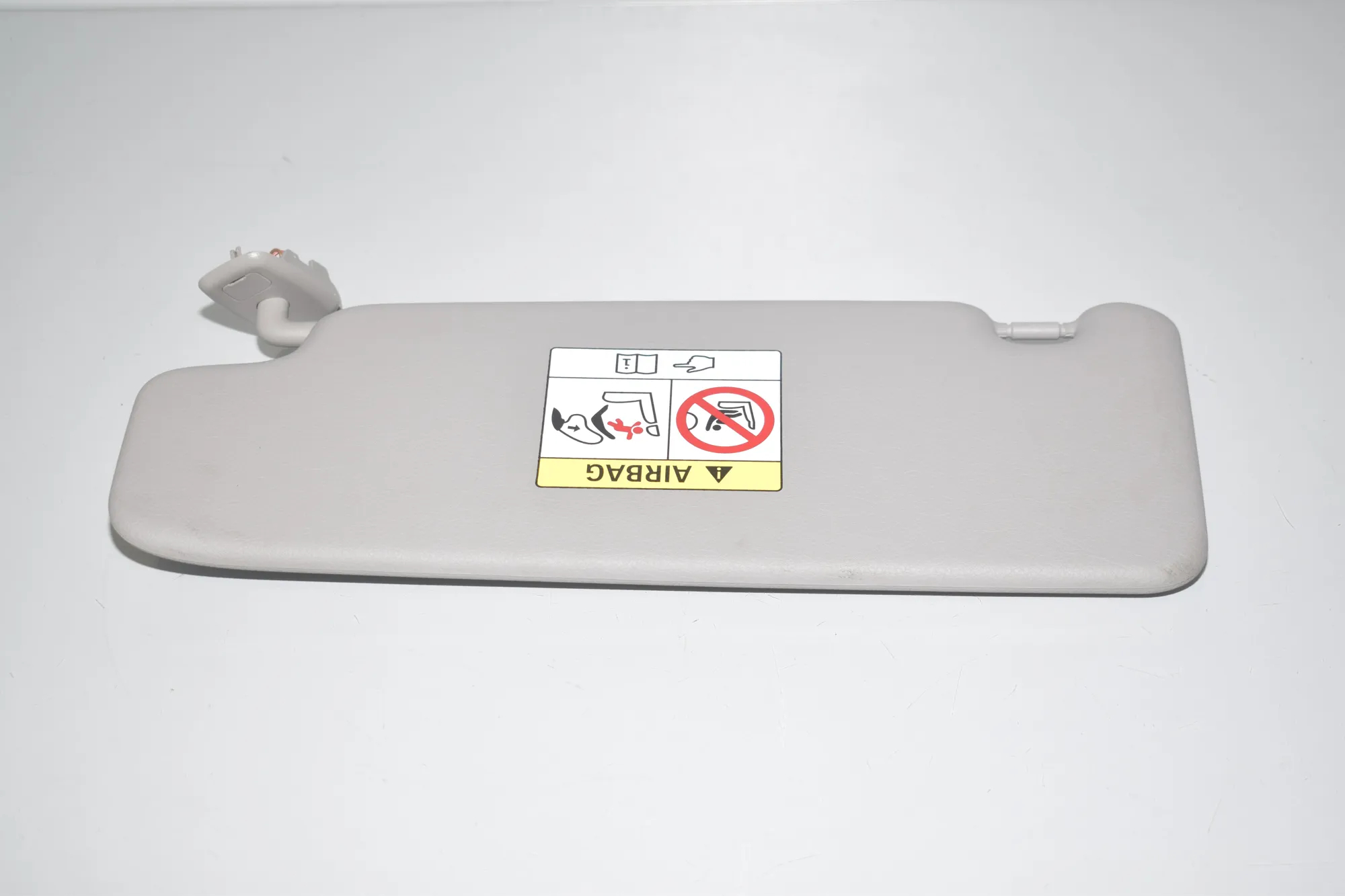 Right Side Sun Visor – OEM 7402858 · BMW 2 Gran Tourer (F46) 218 d xDrive 2020 – 2