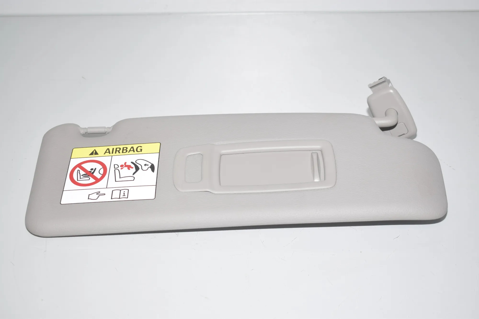Right Side Sun Visor – OEM 7402858 · BMW 2 Gran Tourer (F46) 218 d xDrive 2020