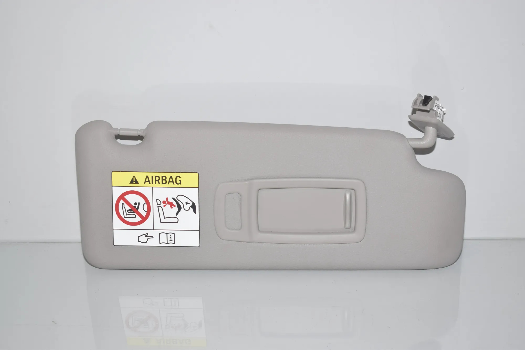 Right Side Sun Visor – OEM 7402858 · BMW 2 Gran Tourer (F46) 218 d xDrive 2020 – 3