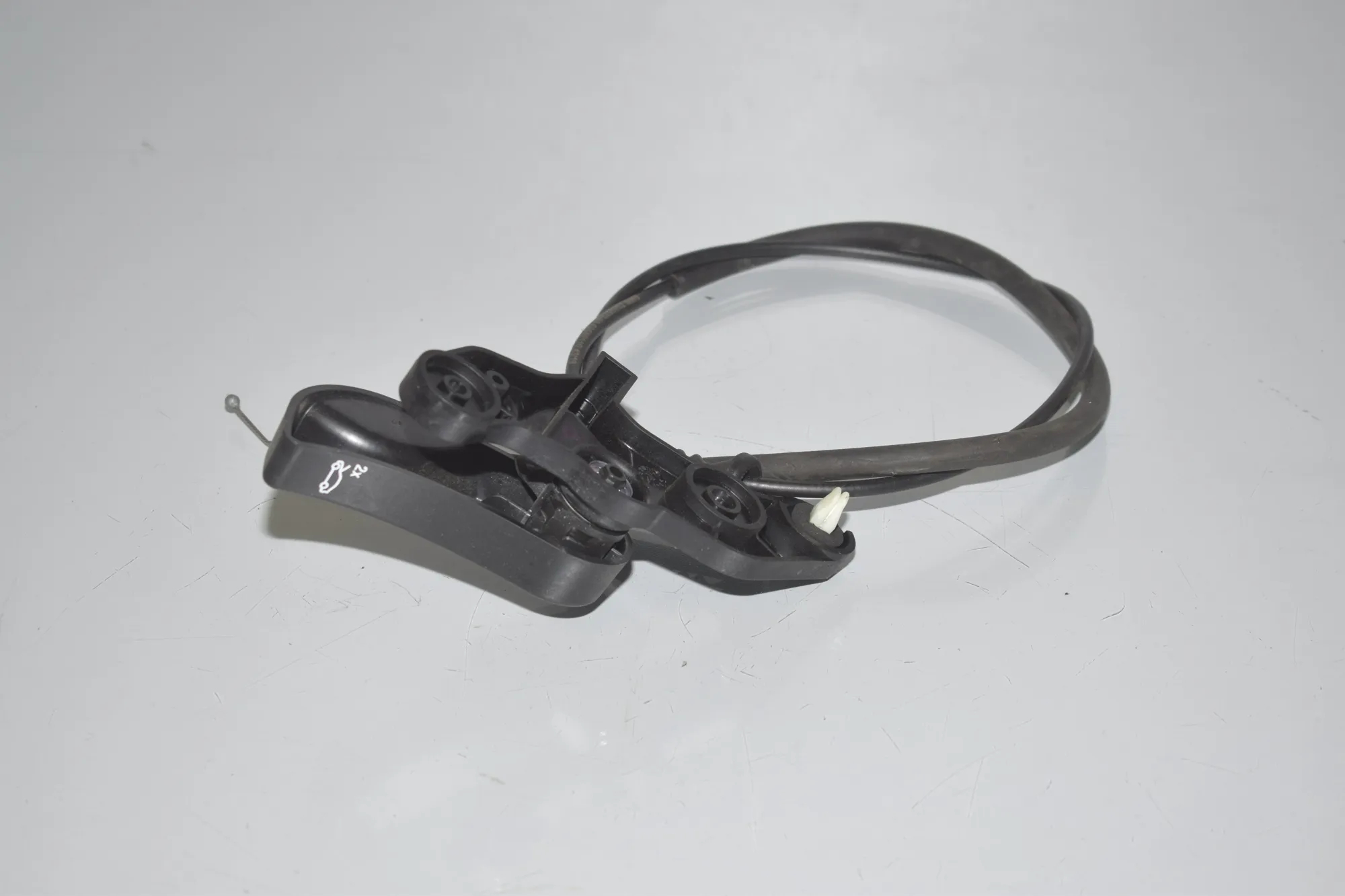 Bonnet Release Handle – OEM 7326517 · BMW 2 Gran Tourer (F46) 218 d xDrive 2020 – 2