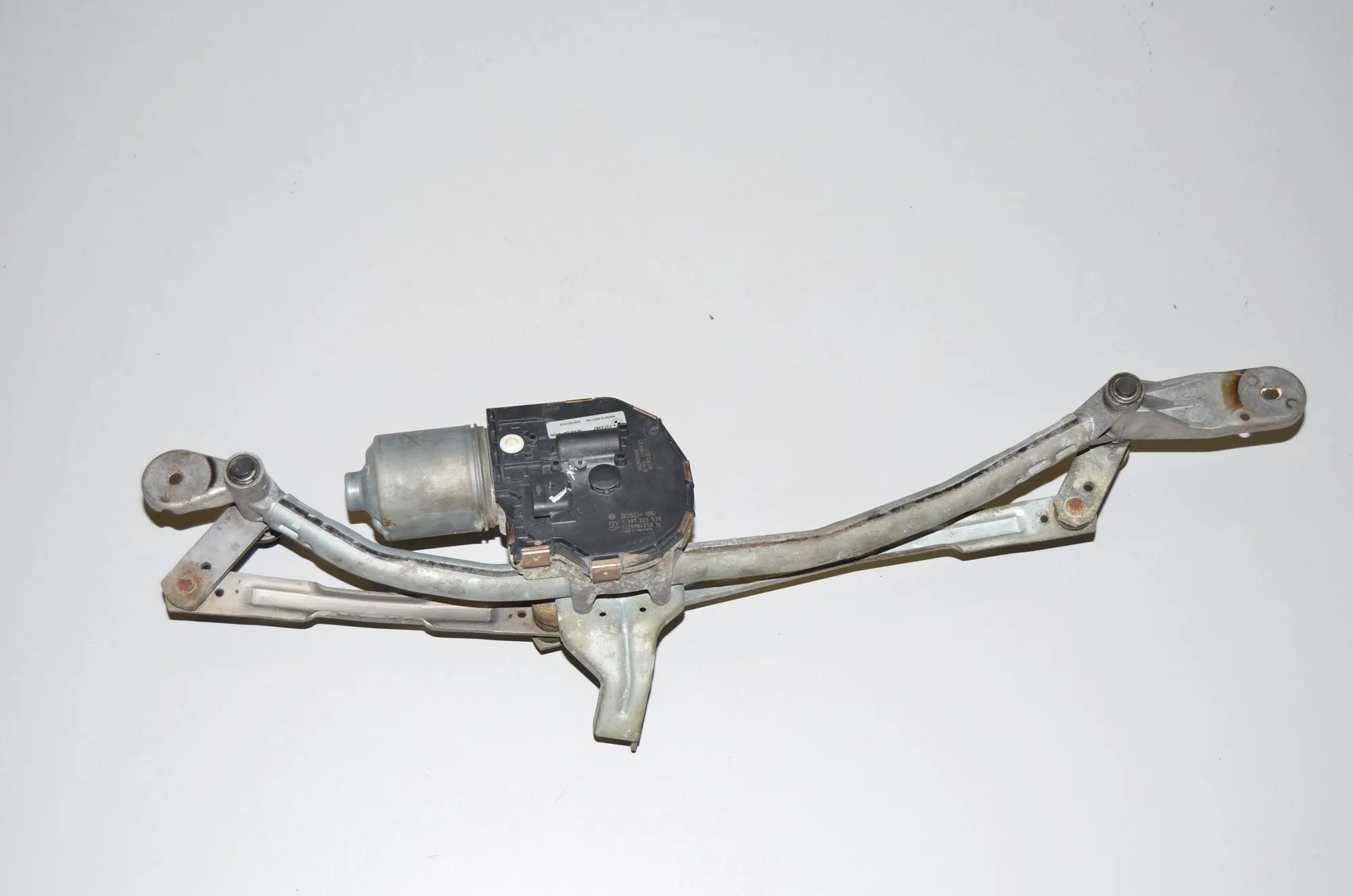 Front Windshield Wiper Mechanism – OEM 1397220538 · BMW 5 (F10) 530 d 2010