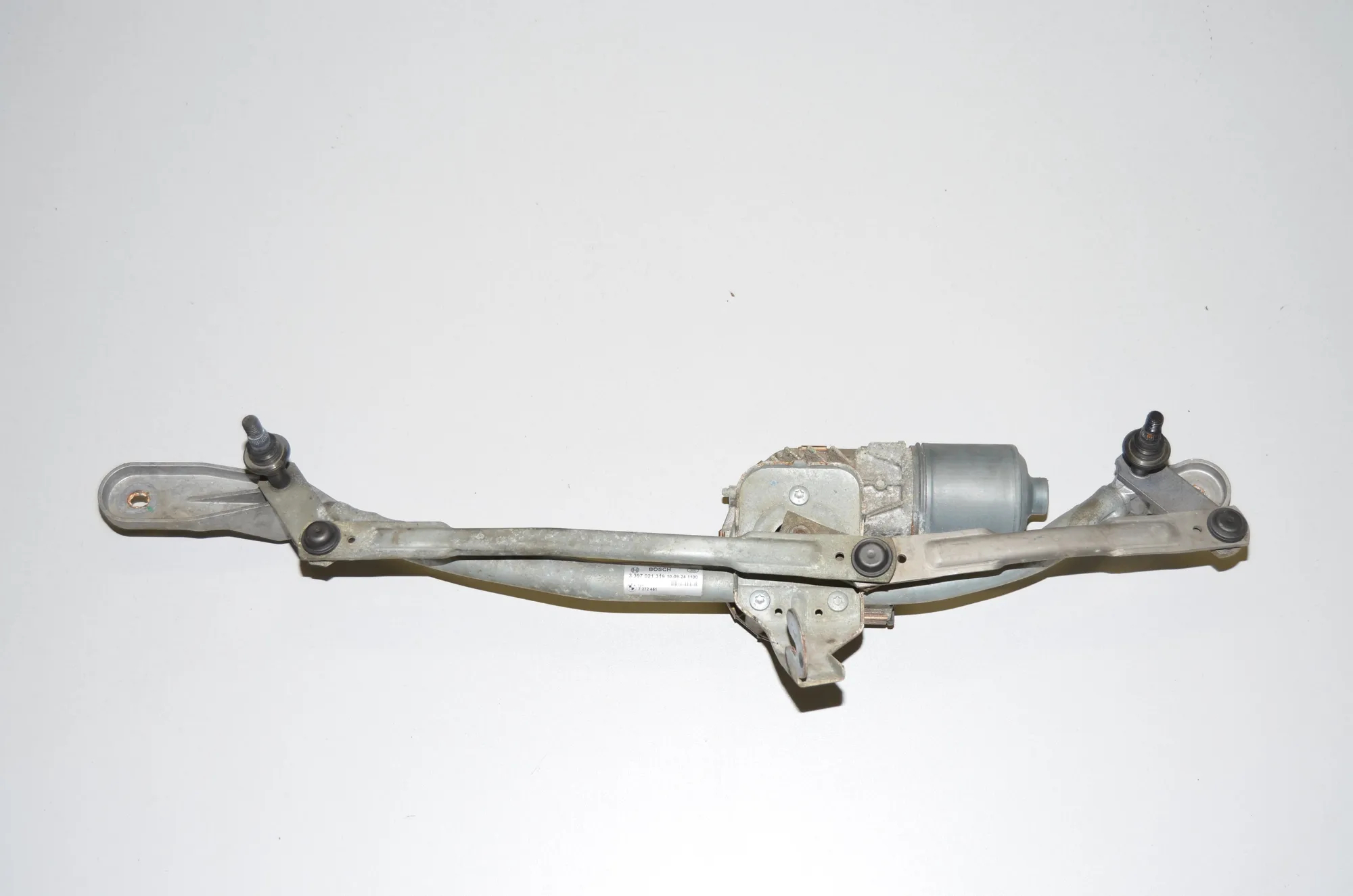 Front Windshield Wiper Mechanism – OEM 1397220538 · BMW 5 (F10) 530 d 2010 – 3