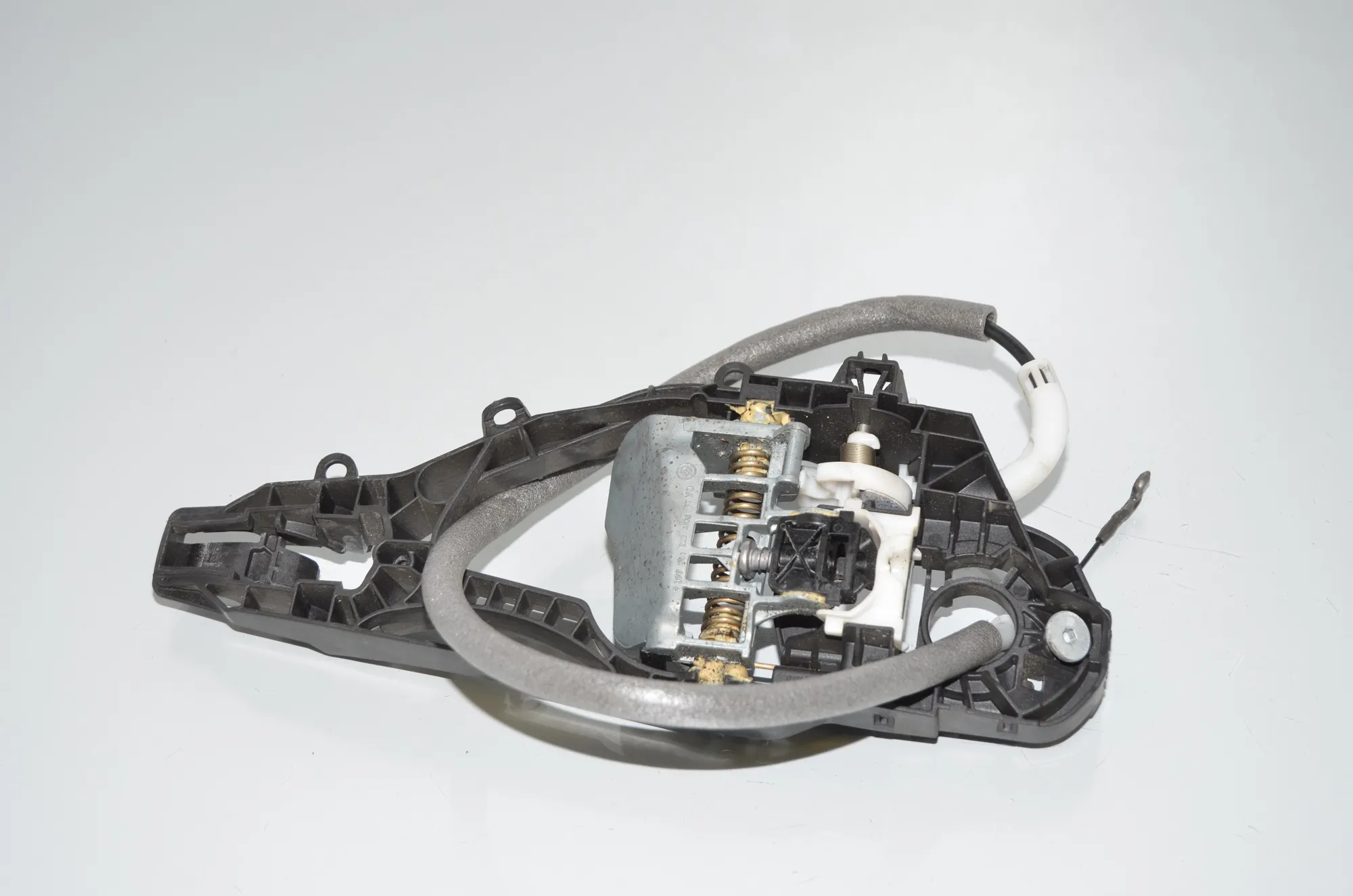 Rear Left Door Interior Handle Frame – OEM 7377241 · BMW 7 (G11, G12) 740 d, Ld xDrive 2016