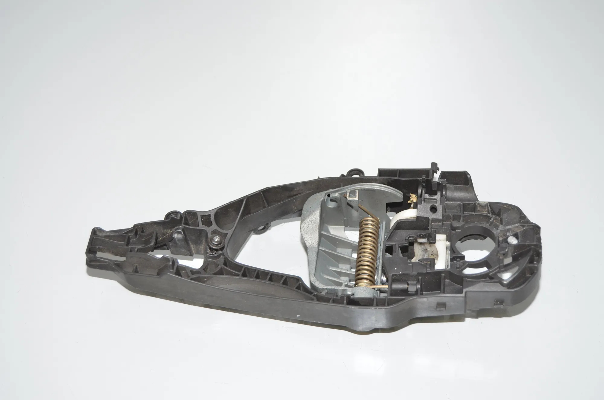 Rear Right Door Interior Handle Frame – OEM 7377242 · BMW 7 (G11, G12) 740 d, Ld xDrive 2016