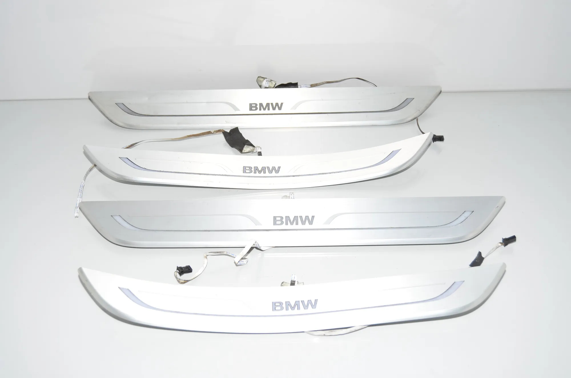 Door Sill Trim Kit – OEM 7369889 · BMW 7 (G11, G12) 740 d, Ld xDrive 2016