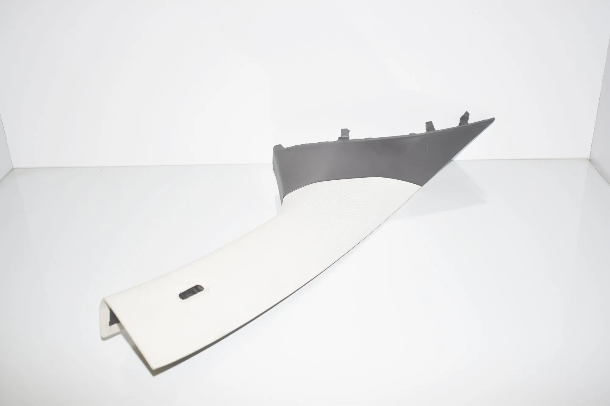 Front Right A Pillar Trim – OEM 7275668 · BMW i3 (I01) BMW i3 (I01) Electric 2015 – 2