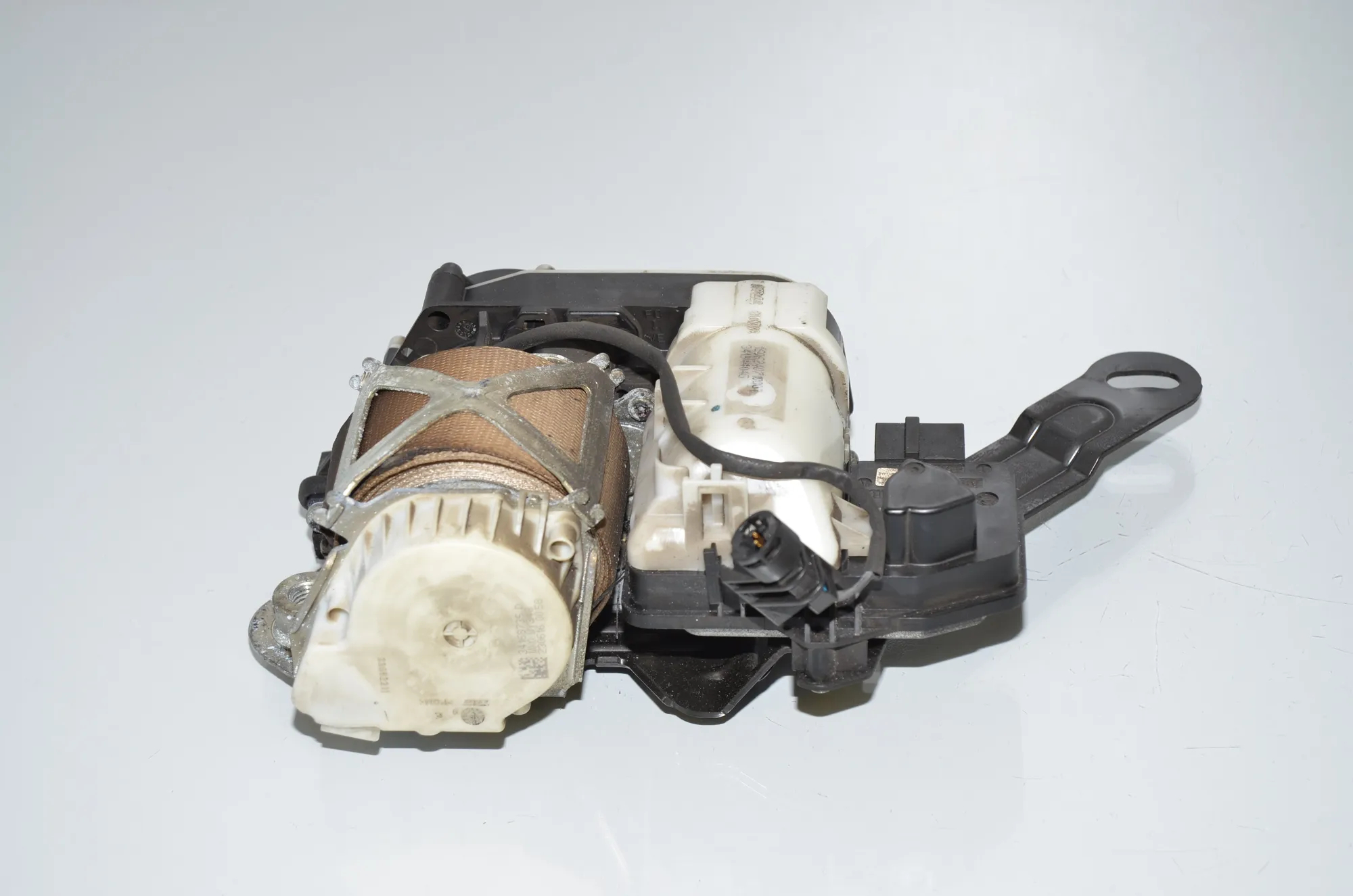 Front Right Seatbelt – OEM 7402424 · BMW 7 (G11, G12) 740 d, Ld xDrive 2016 – 2