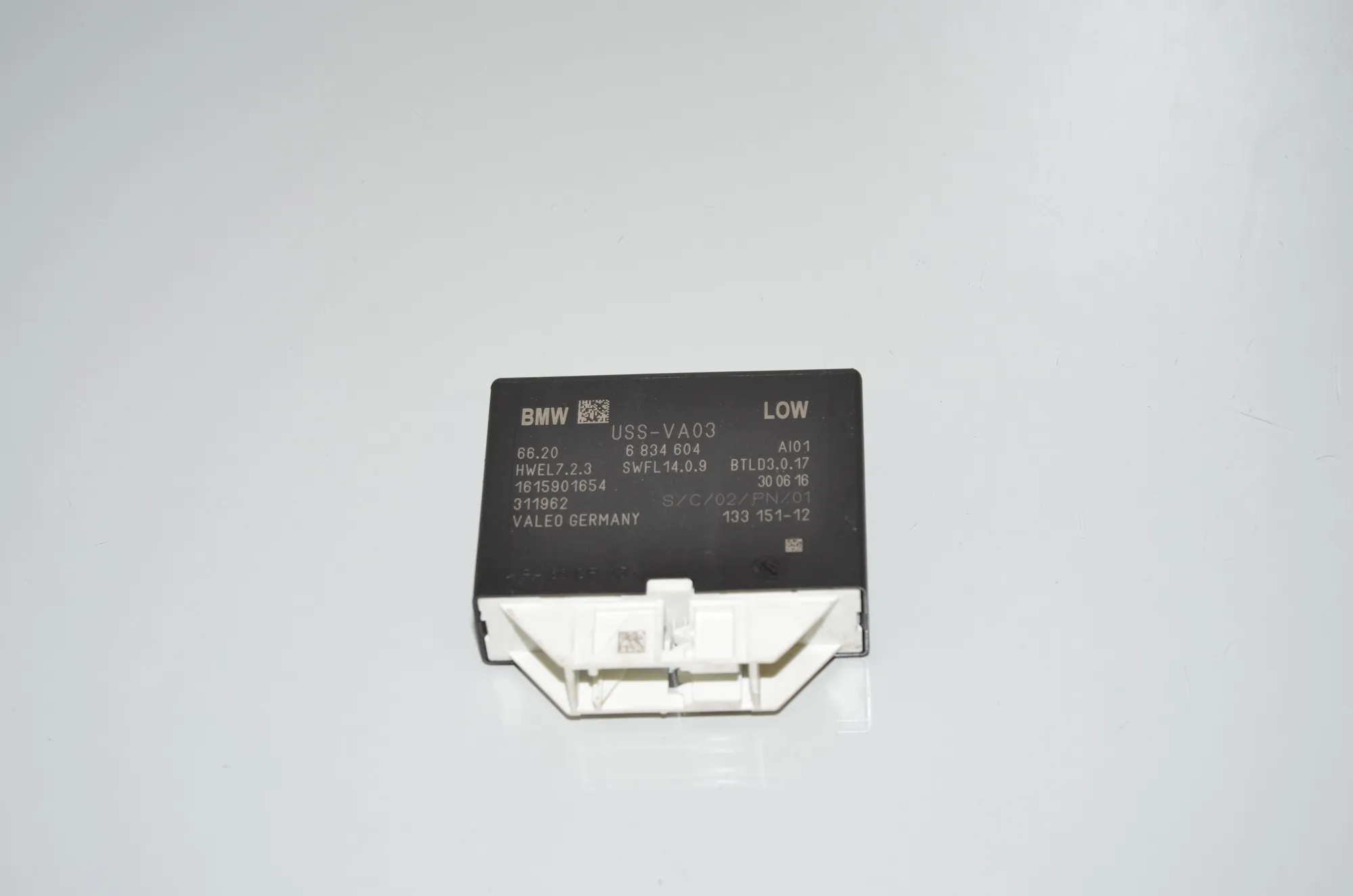 PDC Parking Sensor Control Unit – OEM 6834604 · BMW 7 (G11, G12) 740 d, Ld xDrive 2016 – 3