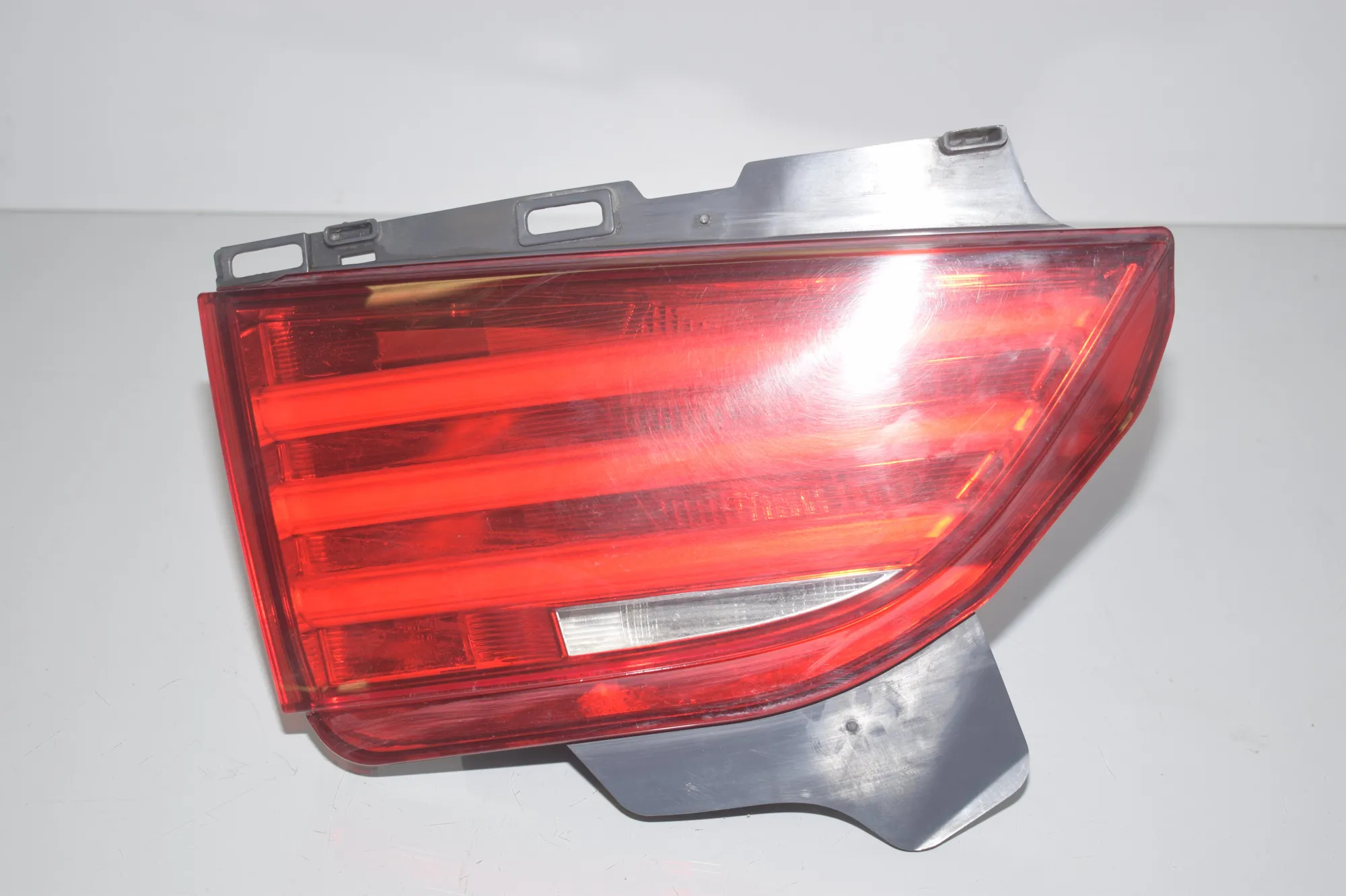 Left Side Tailgate Tail Light – OEM 7199637 · BMW 5 Gran Turismo (F07) 530 d 2009