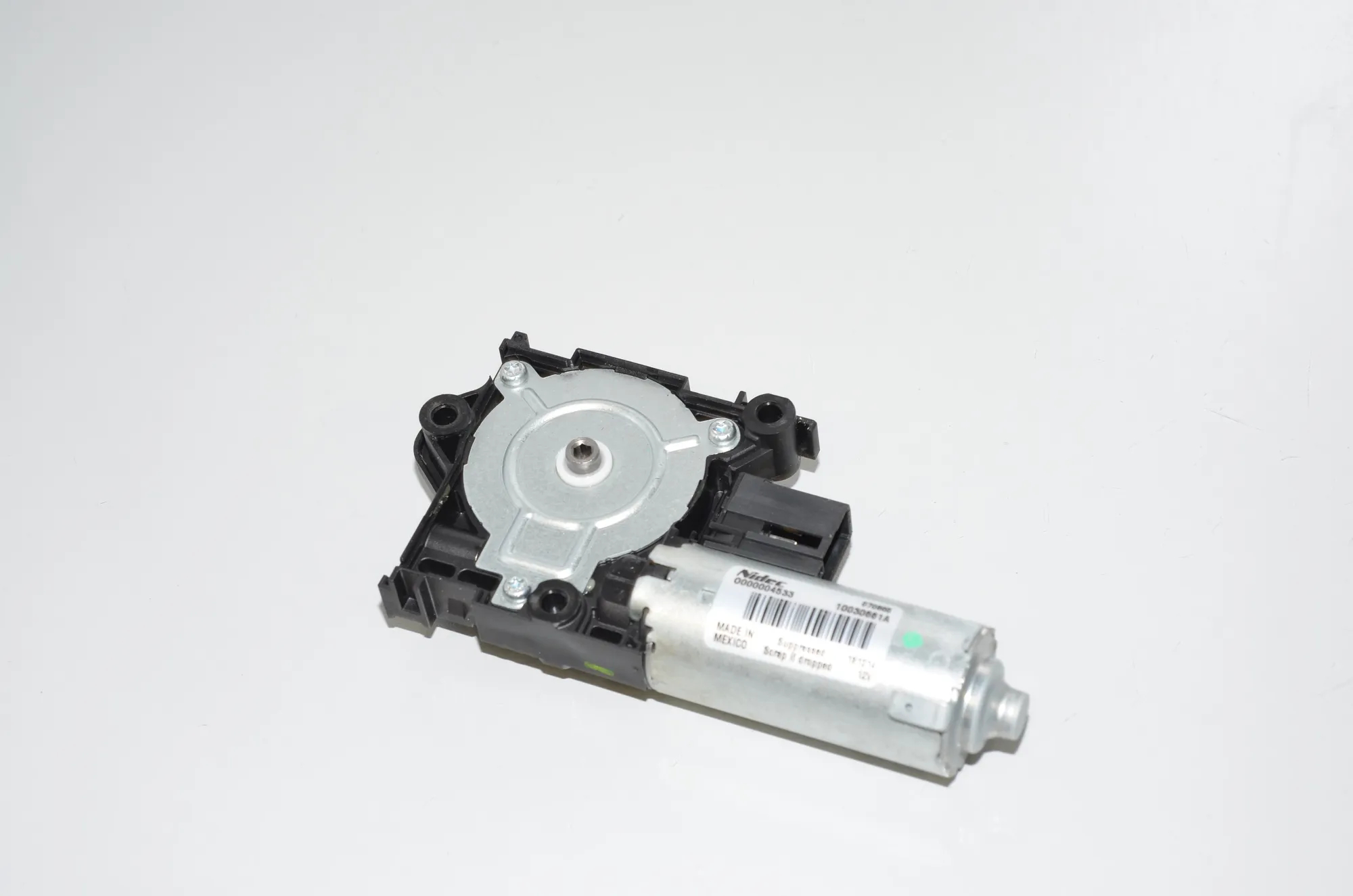 Sunroof Motor – OEM 1003661A · BMW X7 (G07) BMW X7 (G07) xDrive 30 d 2019 – 2