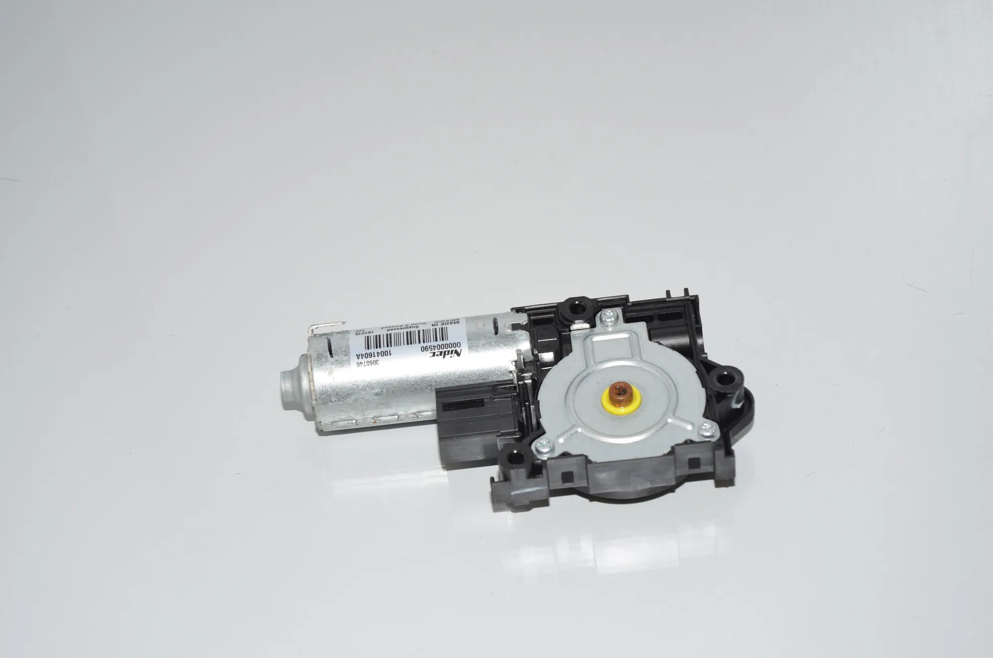 Sunroof Motor – OEM 3060746 · BMW X7 (G07) BMW X7 (G07) xDrive 30 d 2019 – 4