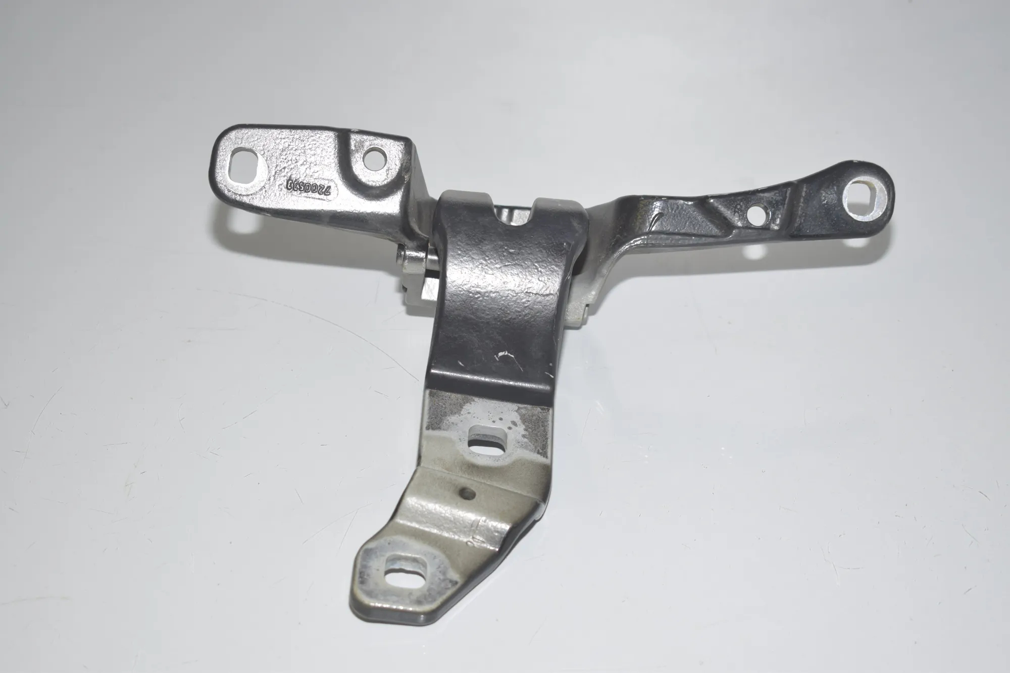 Left Side Bootlid Hinge – OEM 7200533 · BMW 5 Gran Turismo (F07) 530 d 2009 – 3