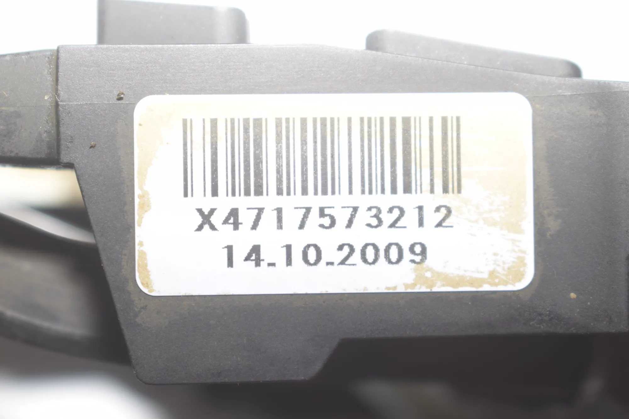 Front Right Door Interior Handle Frame – OEM 71757321 · BMW 5 Gran Turismo (F07) 530 d 2009 – 4