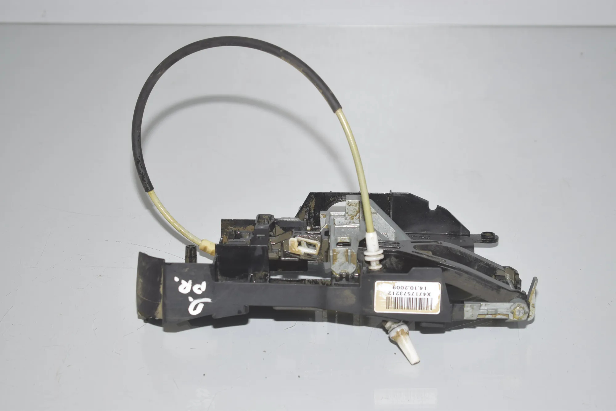 Front Right Door Interior Handle Frame – OEM 71757321 · BMW 5 Gran Turismo (F07) 530 d 2009 – 3