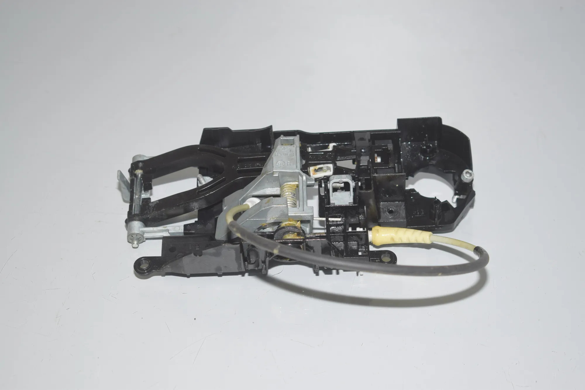 Front Right Door Interior Handle Frame – OEM 71757321 · BMW 5 Gran Turismo (F07) 530 d 2009 – 2