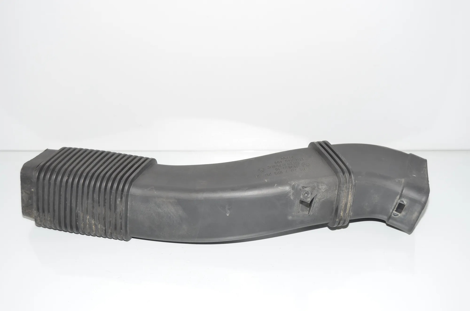 Air Intake Tube – OEM 7823212 · BMW 5 Touring (F11) 530 d xDrive 2011
